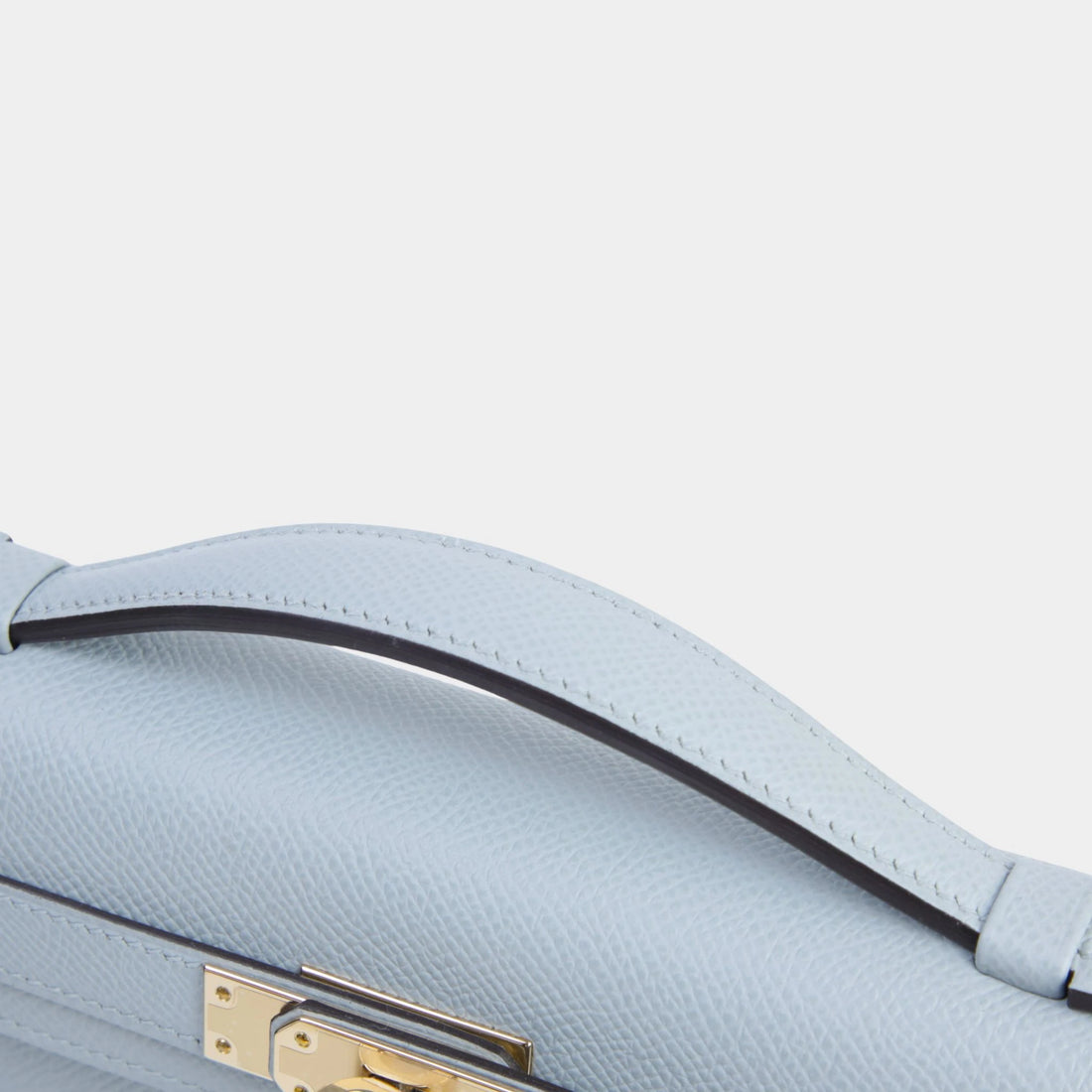 alt
Hermes Kelly Cut Epsom أزرق جليدي PMHW، مقبض