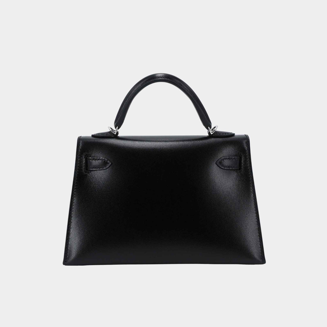 alt
Hermes Mini Kelly II إصدار محدود Cloute مرصع بمسامير، جلد Box-Calf أسود، PHW، من الخلف