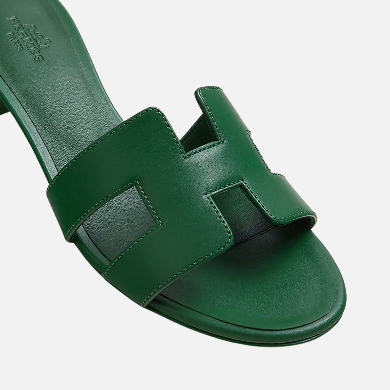 hermes-oasis-sandal-calfskin-vert-cactus-top-view