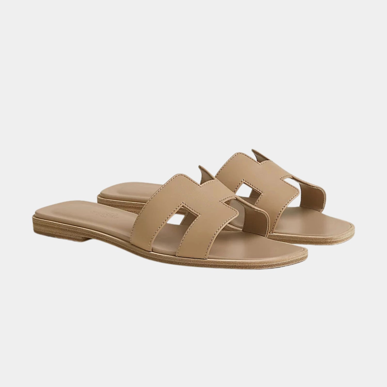 Hermes Oran Sandal In Calfskin, Camel Front