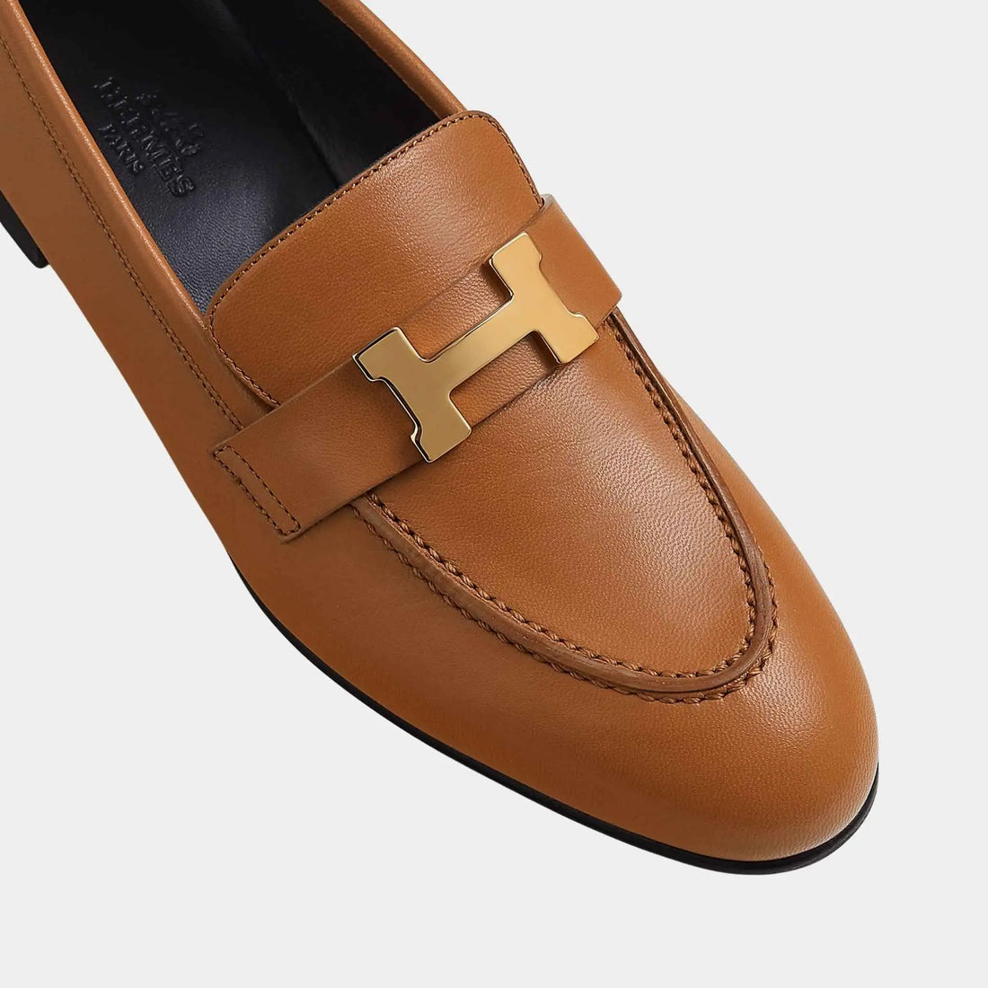 Hermes Paris Loafer in Goatskin with Permabrass Plated Buckle Women, Naturel, Top