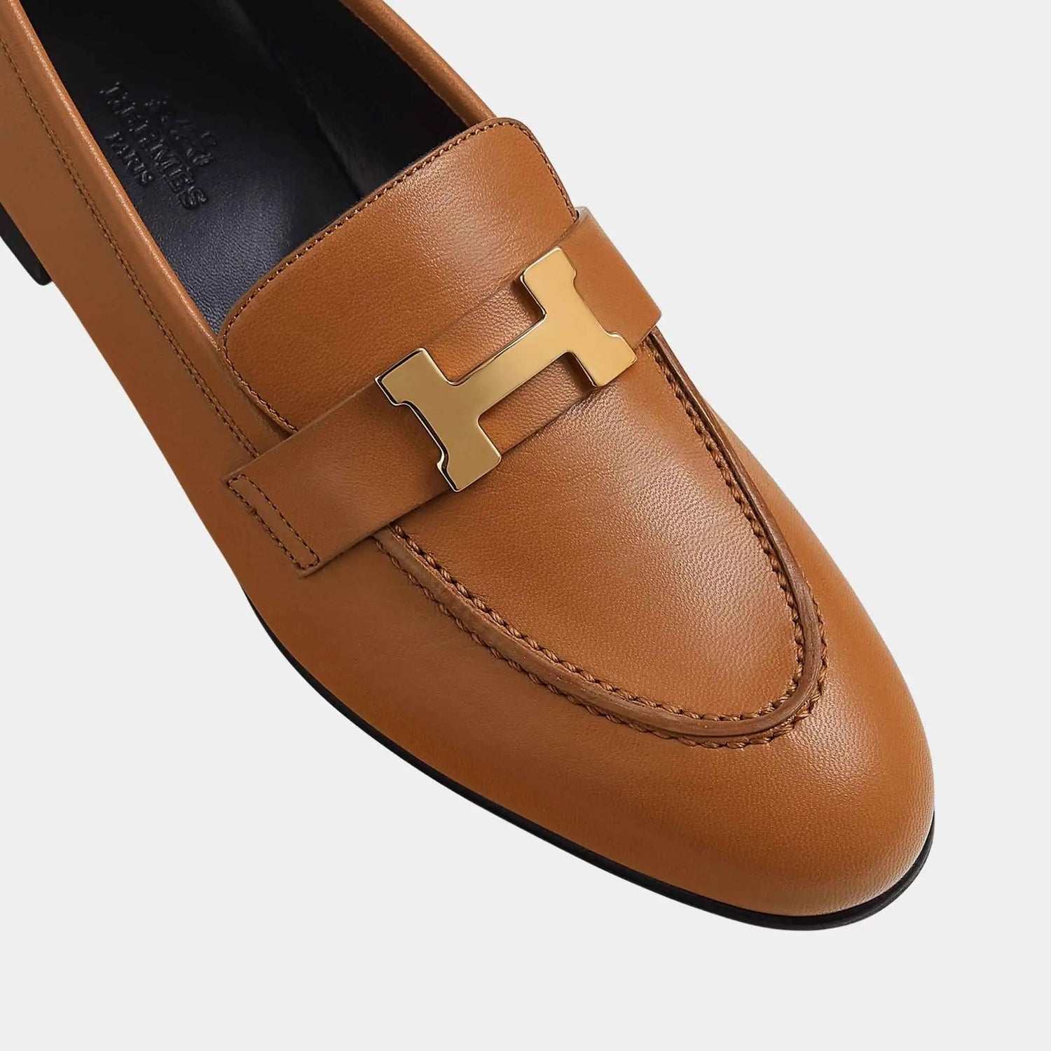 Hermes Paris Loafer in Goatskin with Permabrass Plated Buckle Women, Naturel, Top