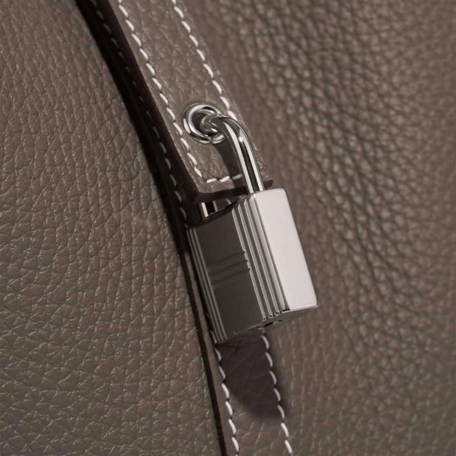 Picotin 22 Taurillon Clemence Etoupe PHW, Lock