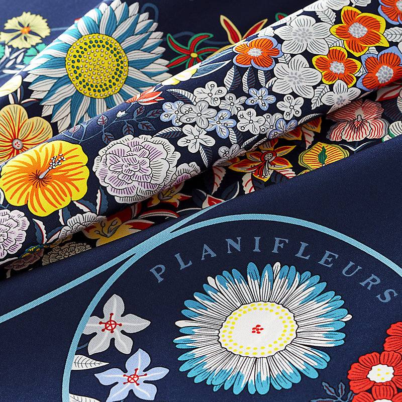 Hermes Planifleurs Scarf 90 , Maine, Closeup