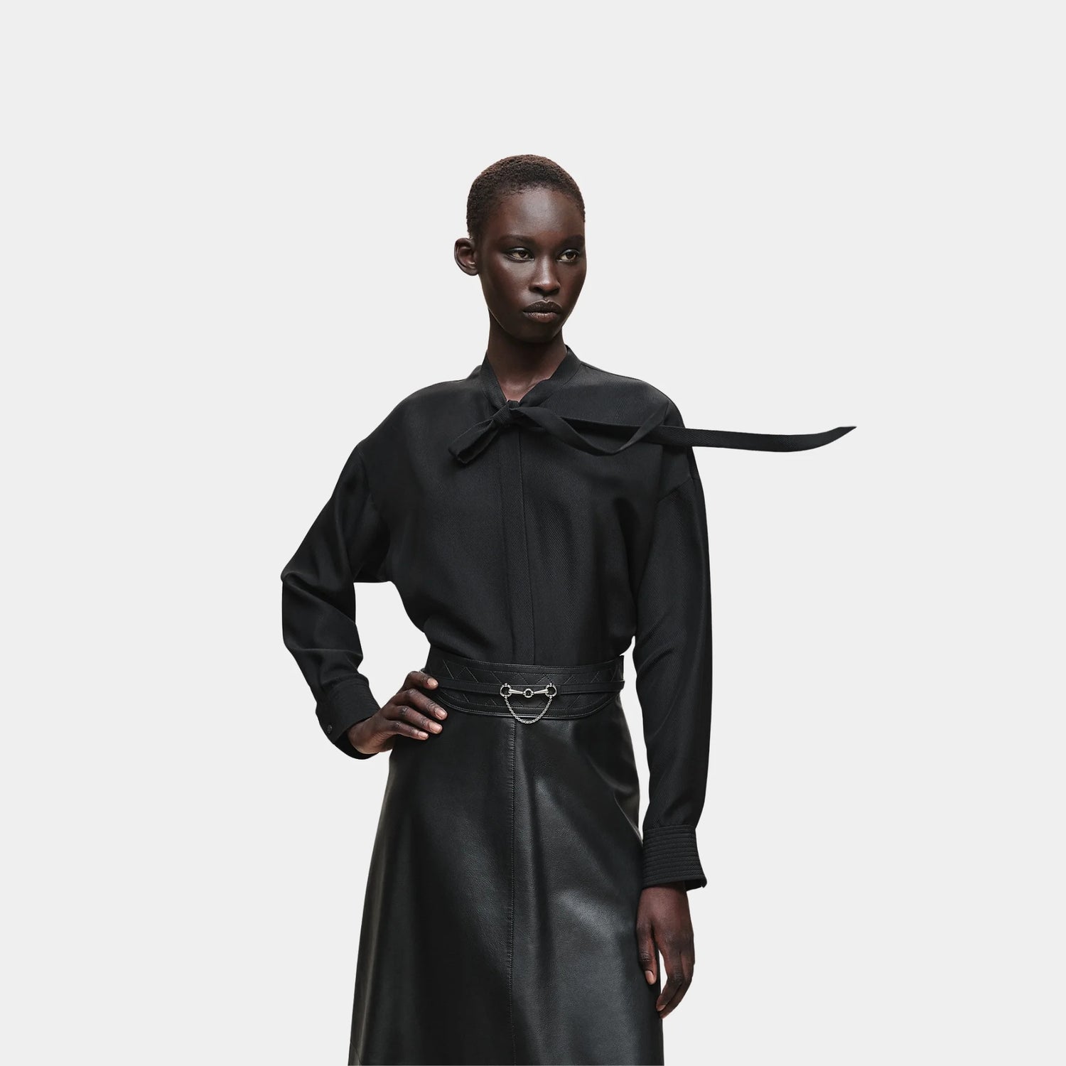 Hermes Shirt in Crepe Silk Cavalry, Noir, Front