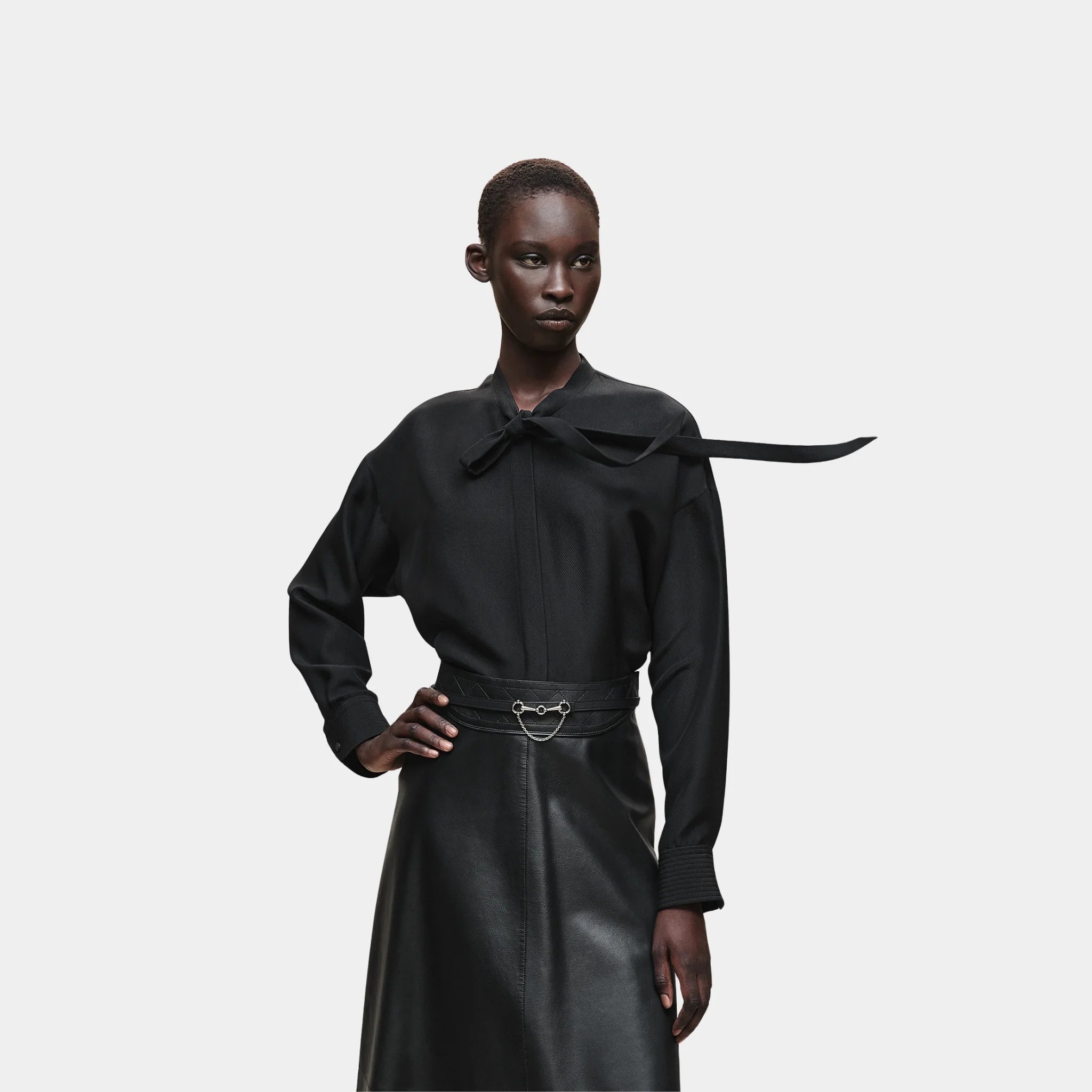 Hermes Shirt in Crepe Silk Cavalry, Noir, Front