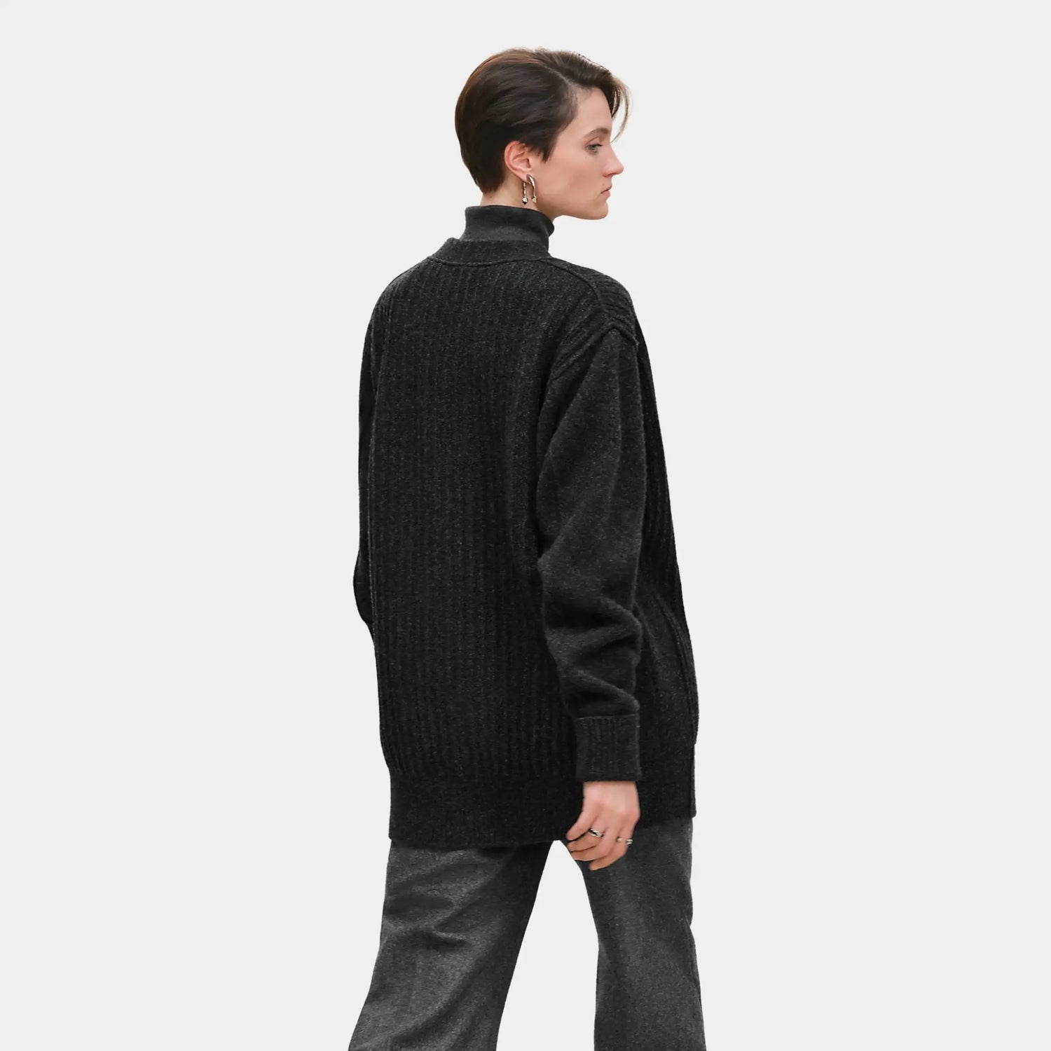 Hermes Thick Long-sleeved Cardigan in Scottish Wool, Gris Volcanique, Back