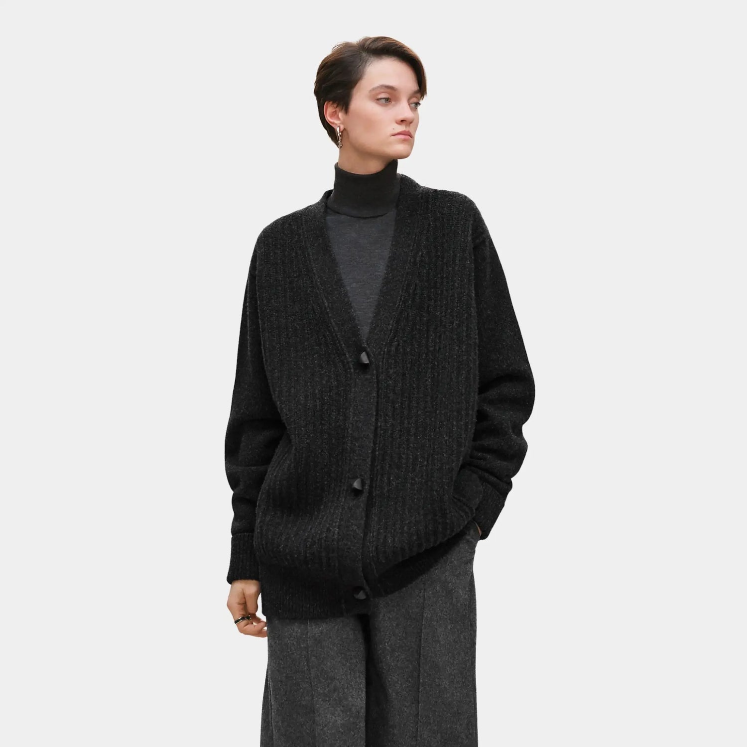 Hermes Thick Long-sleeved Cardigan in Scottish Wool, Gris Volcanique, Front