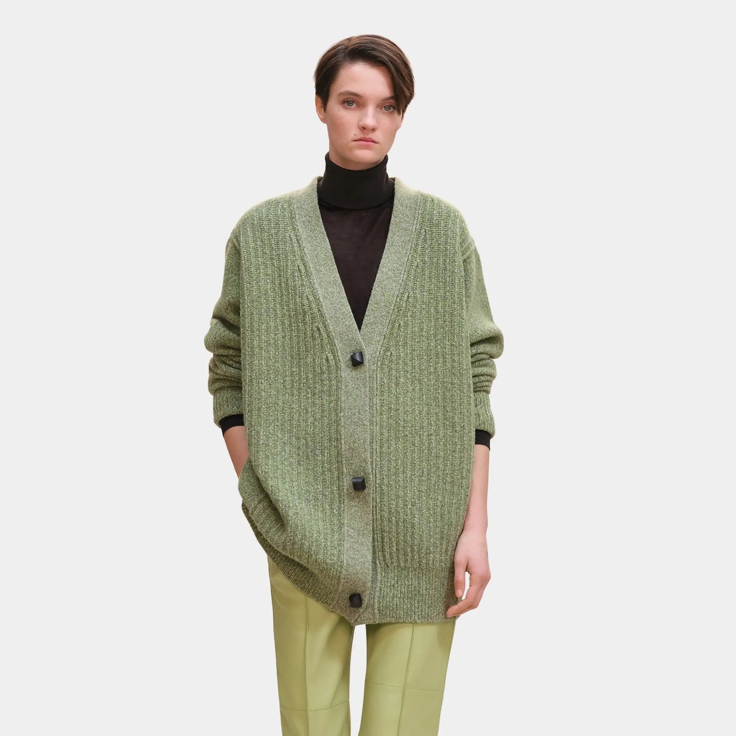 Hermes Thick Long-sleeved Cardigan in Scottish Wool, Vert Prairie, Front