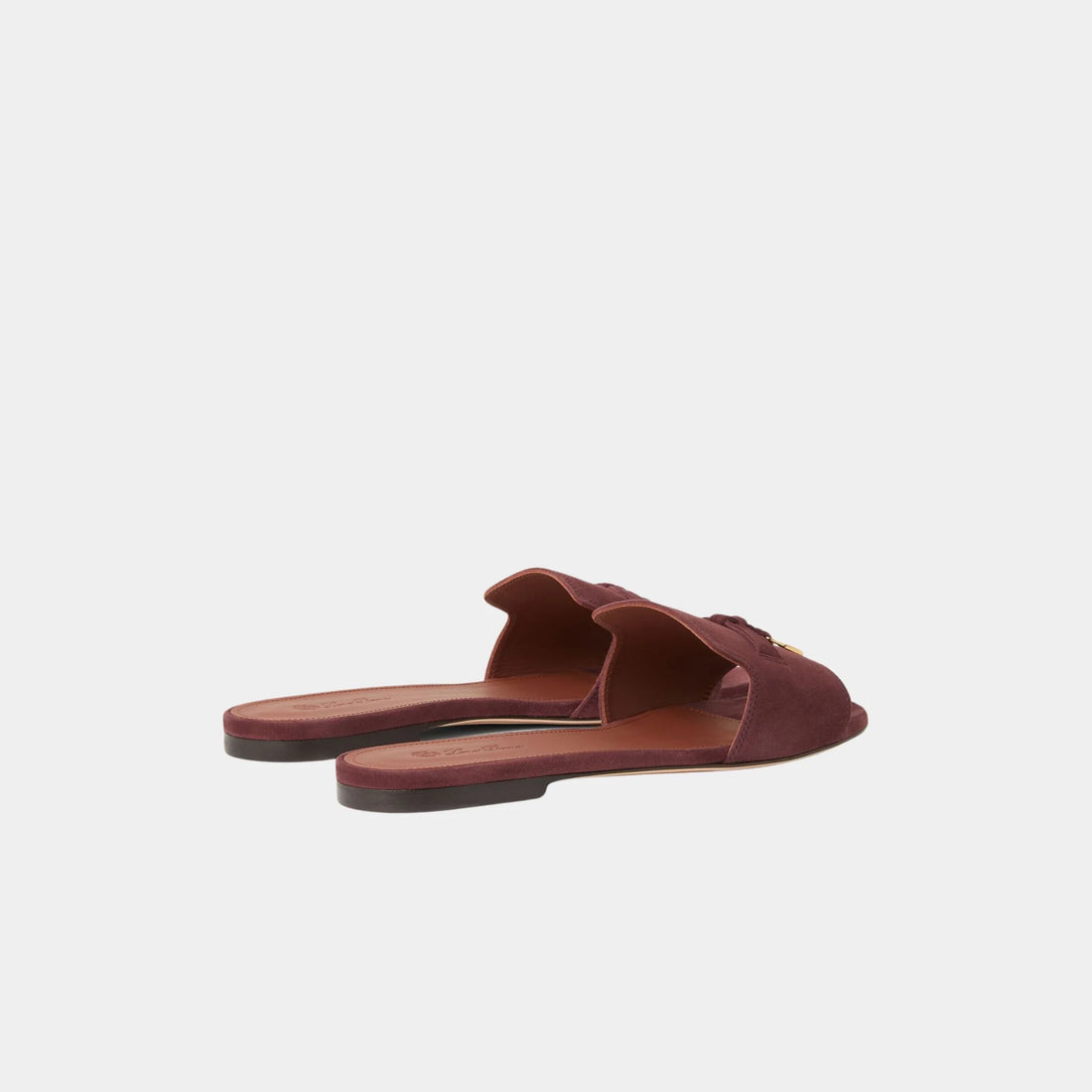صندل Loro Piana Summer Charms مسطح من جلد الماعز الشمواه، بلون أوكسبلود، من الخلف