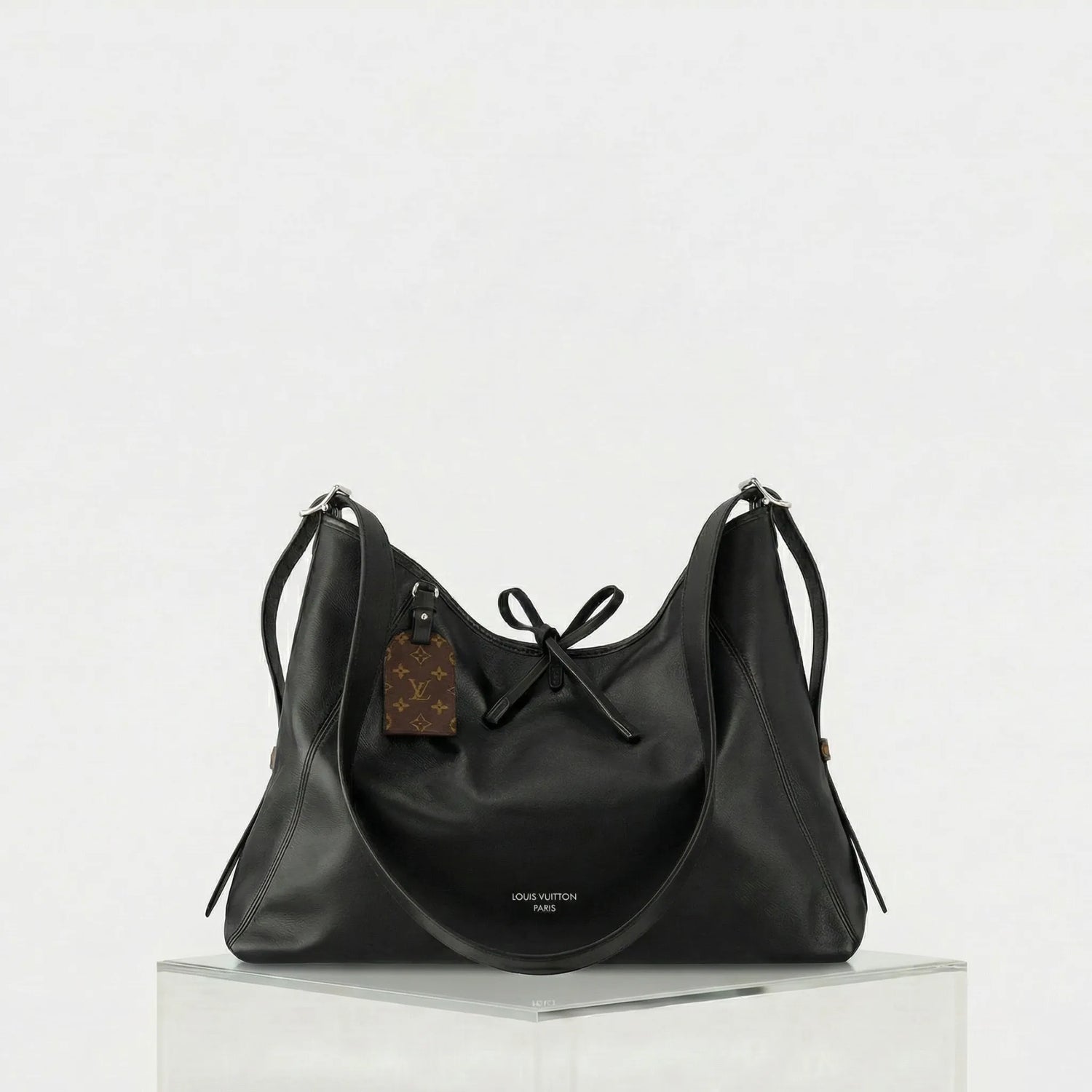 Louis Vuitton CarryAll Vibe MM, Front