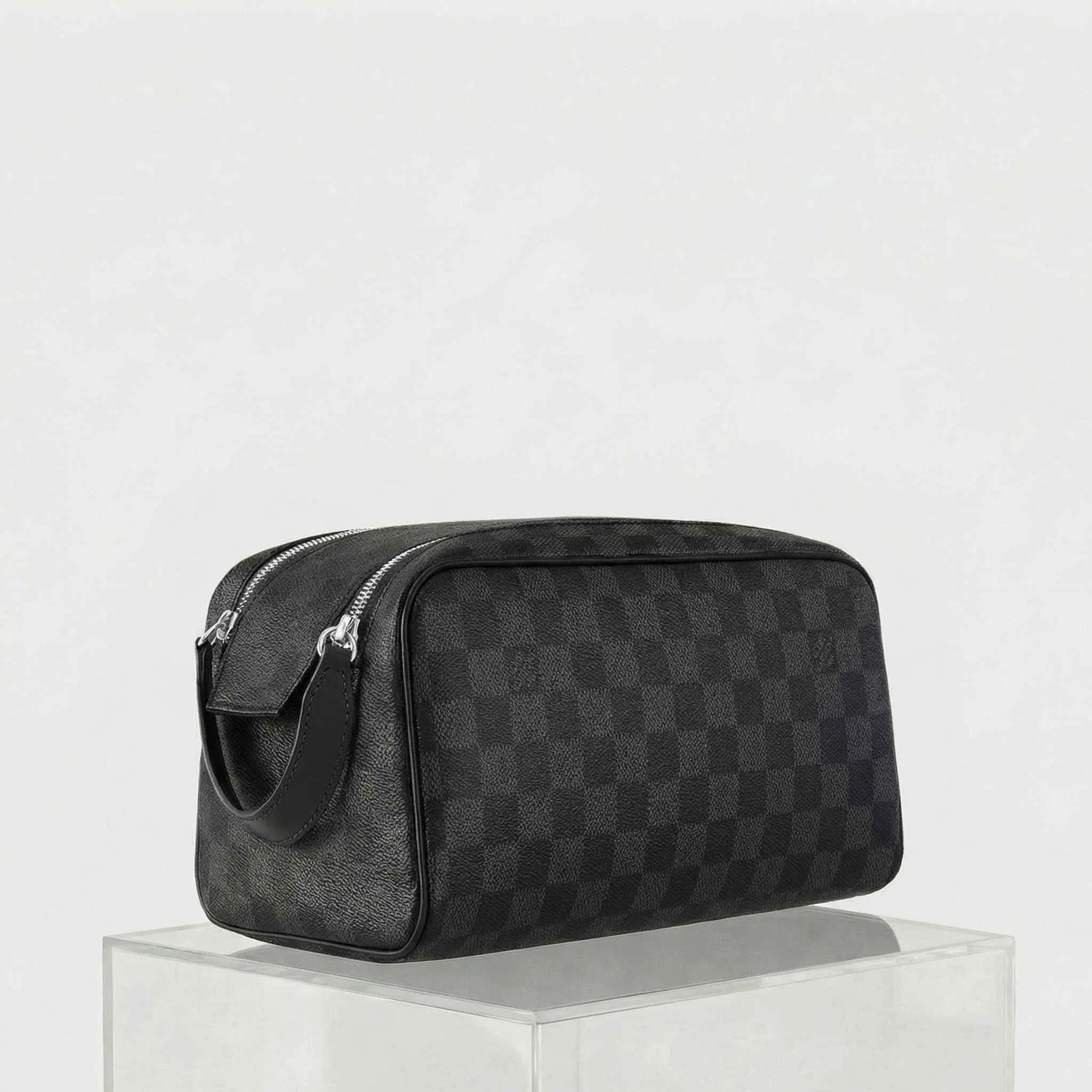 Louis Vuitton Dopp Kit Toilet Pouch Damier Graphite Canvas, Side