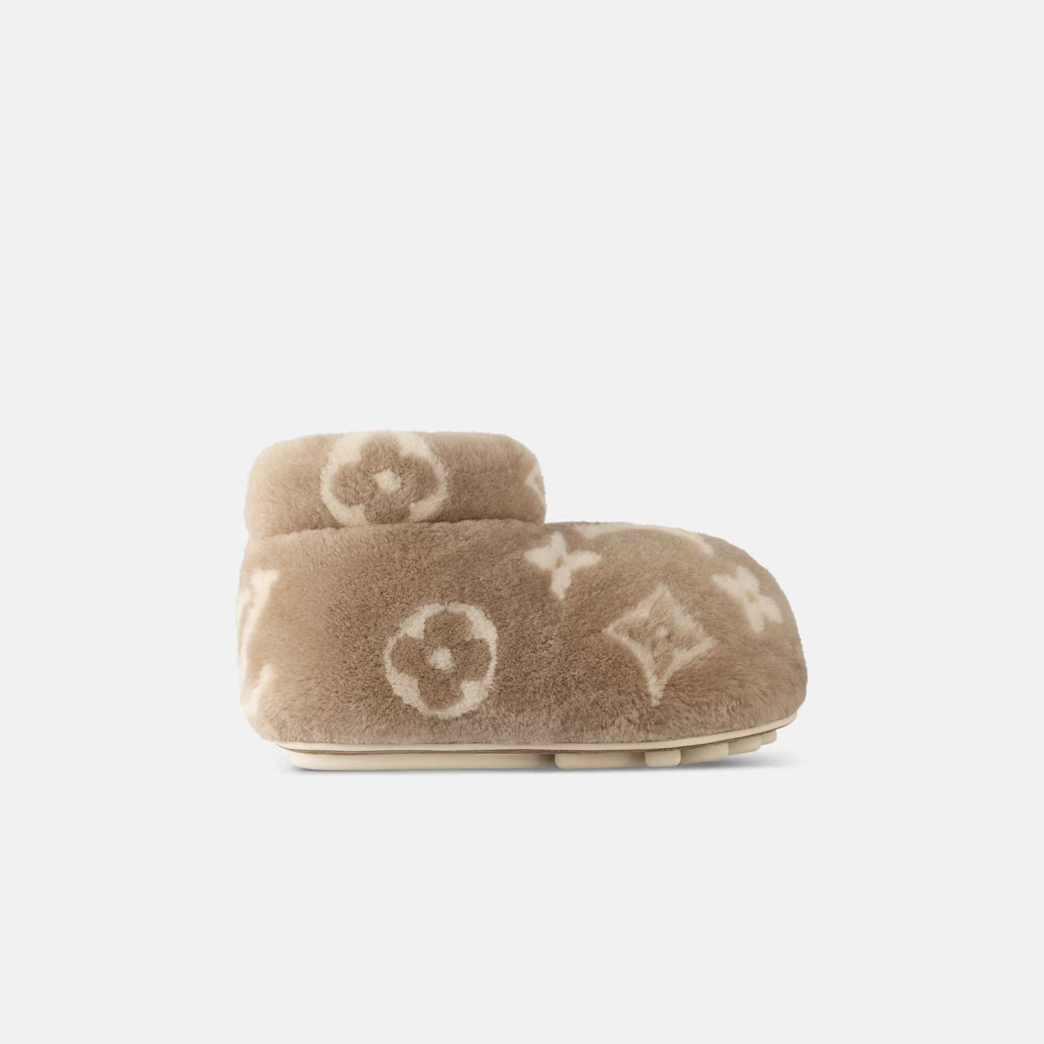 Louis Vuitton LV Footprint Low Boot Shearling, Beige, Side