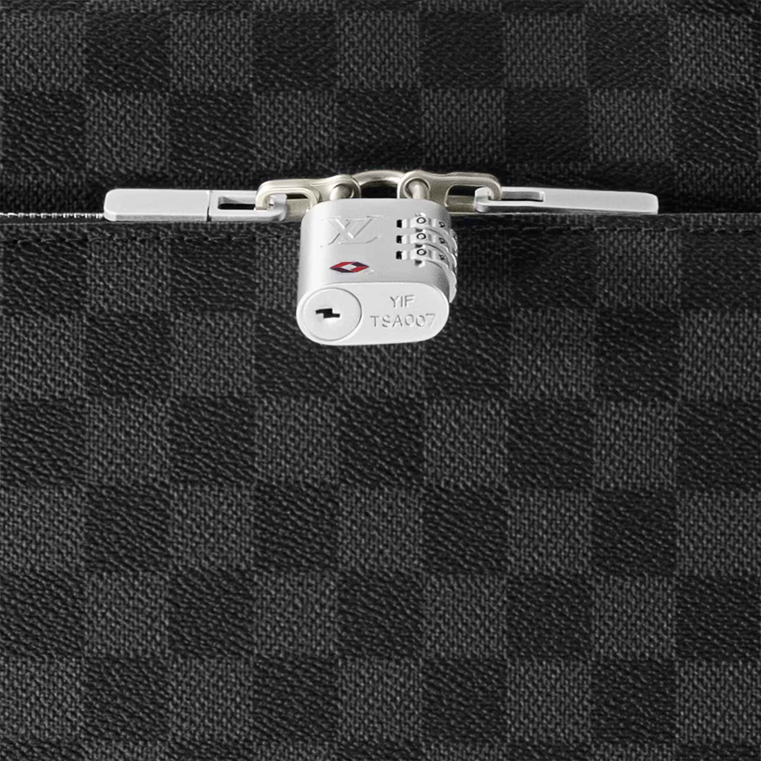 Louis Vuitton Pegase Trolley Case Damier Graphite canvas, Closeup