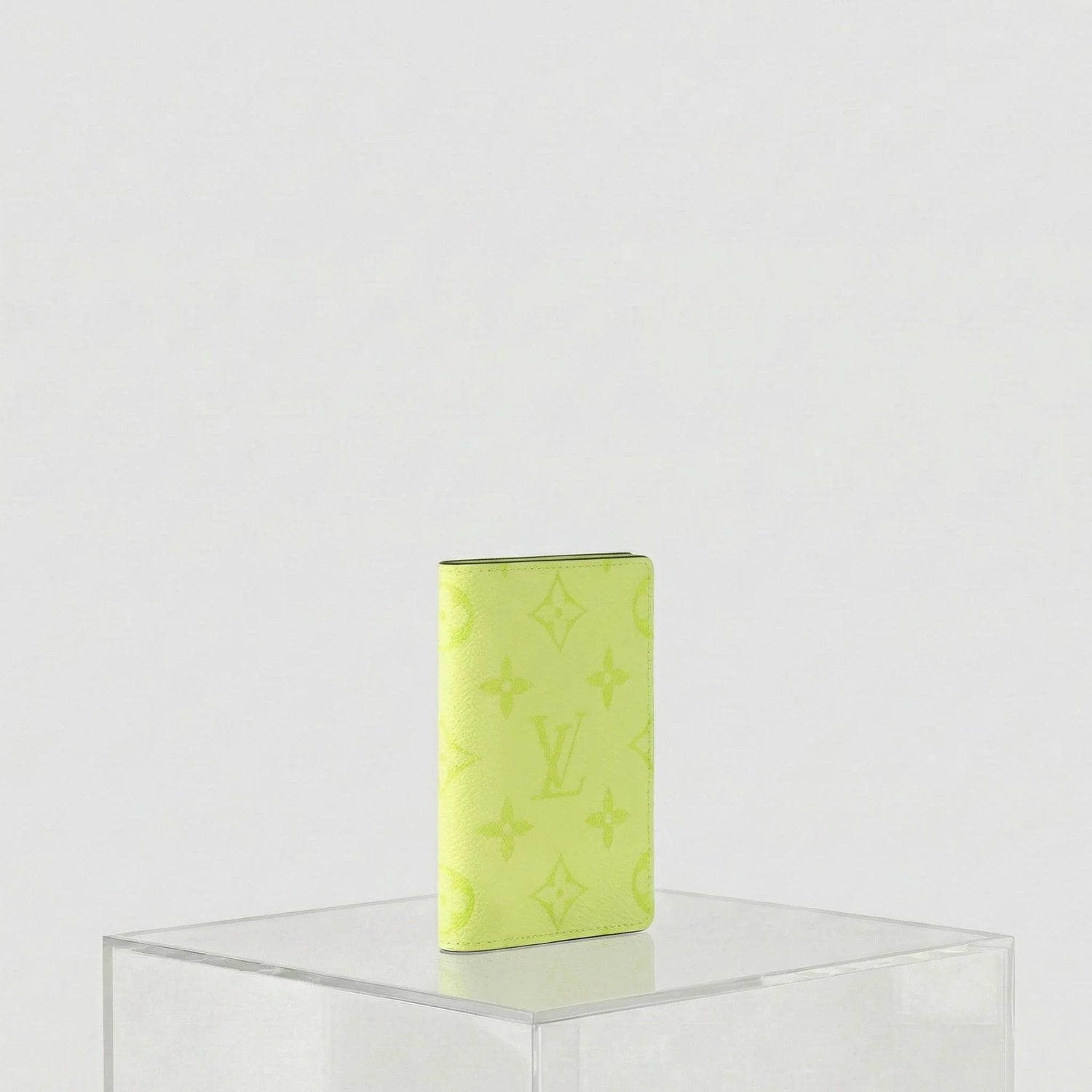 Louis Vuitton Pocket Organiser Taigarama, lemonade, Side, Studio