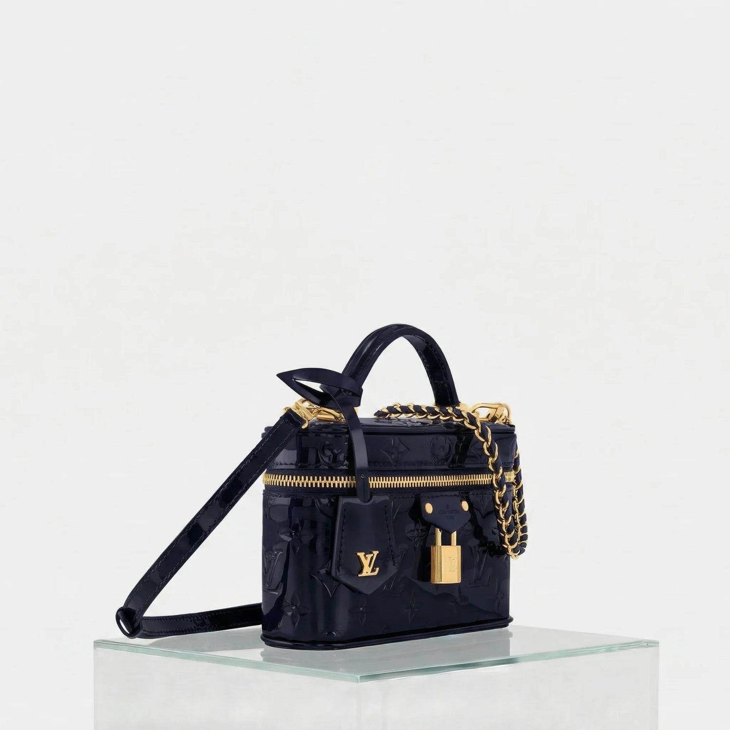 Louis Vuitton Vanity Chain Pouch Monogram Vernis, Side