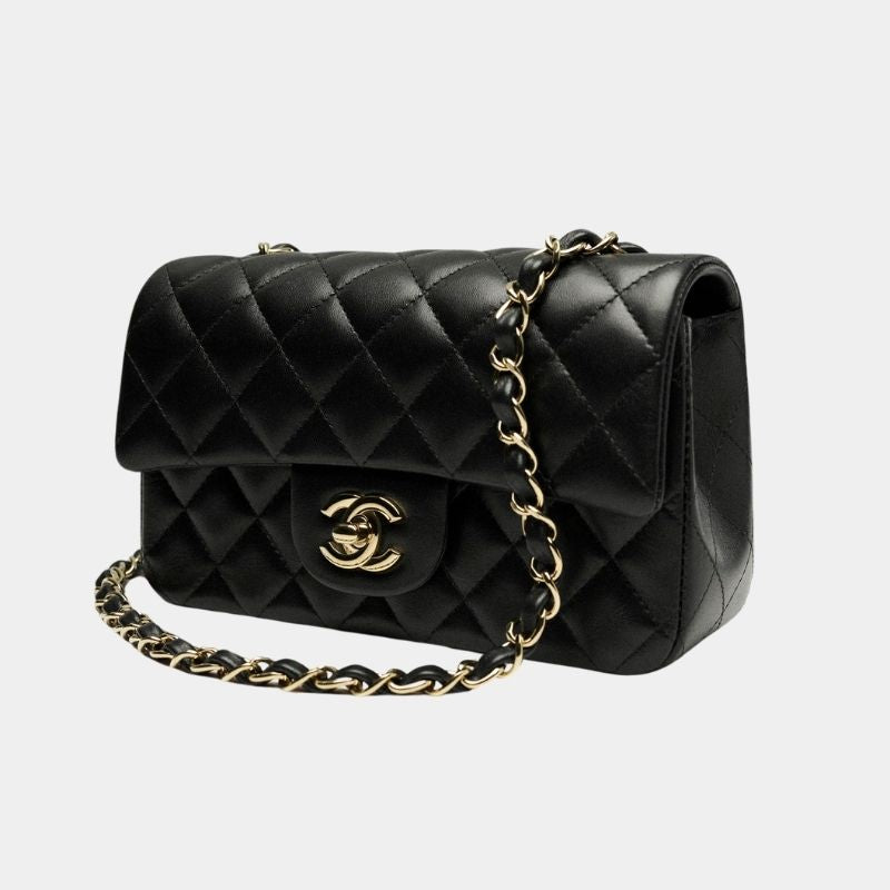 حقيبة يد ميني كلاسيكية من جلد الحمل، أسود، منظر جانبي