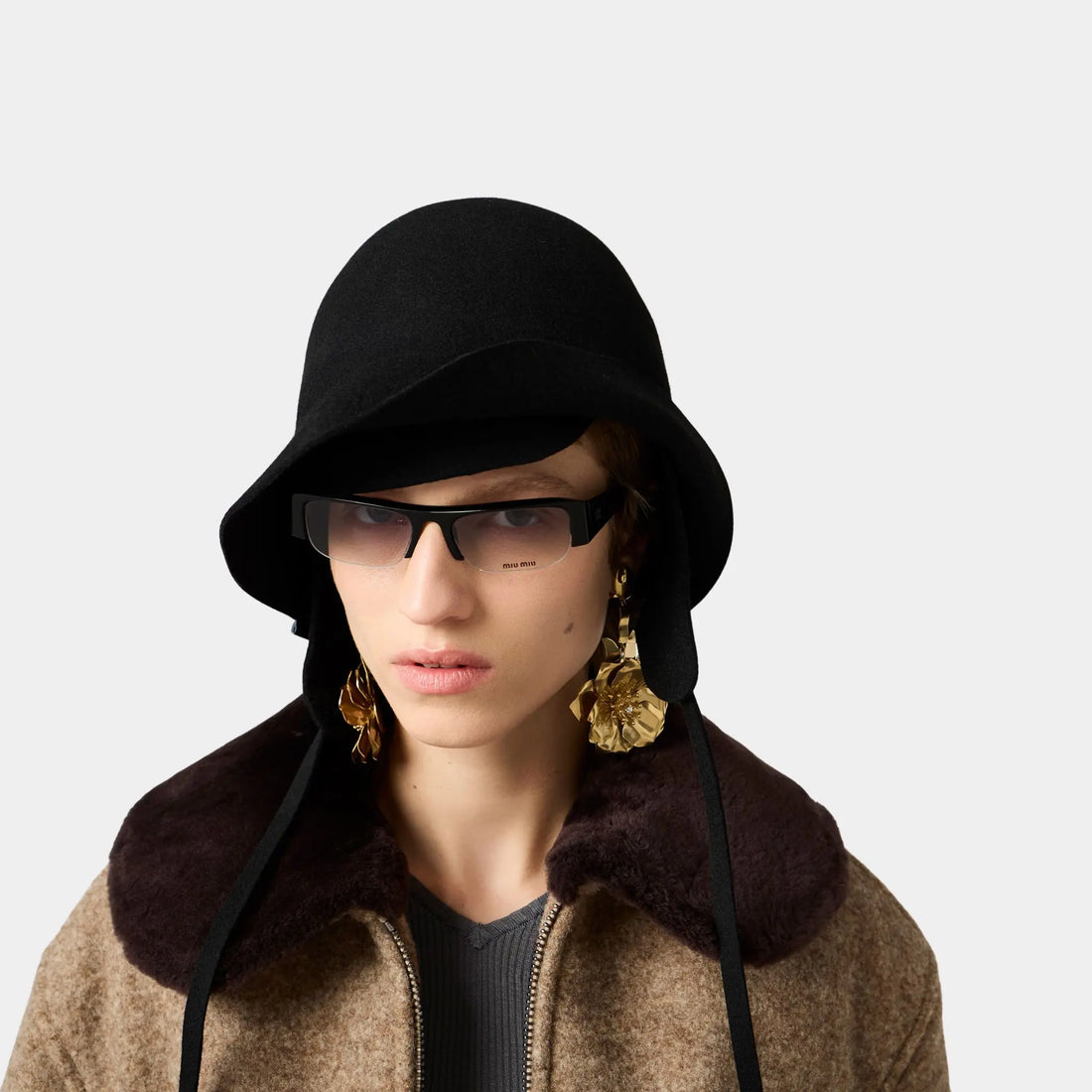 نظارات شمسية Miu Miu Vedette، موديل
