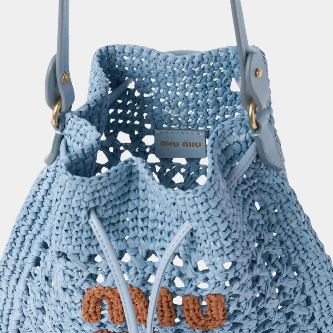 حقيبة ميني من قماش منسوج من Miu Miu، Celeste/Cognac، منظر قريب
