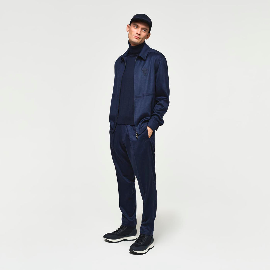 Ogier Aosta Cashmere Overshirt Navy , Model 