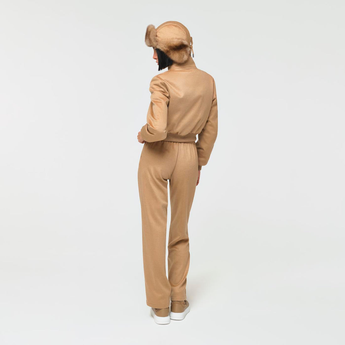 Ogier Caribou Sable Bomber  , Light Beige ,  Back Model