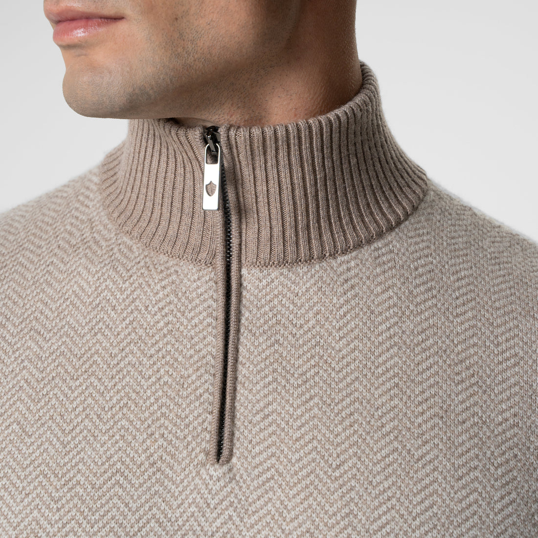 Ogier Gotthard Alpin Sweater, Closeup model