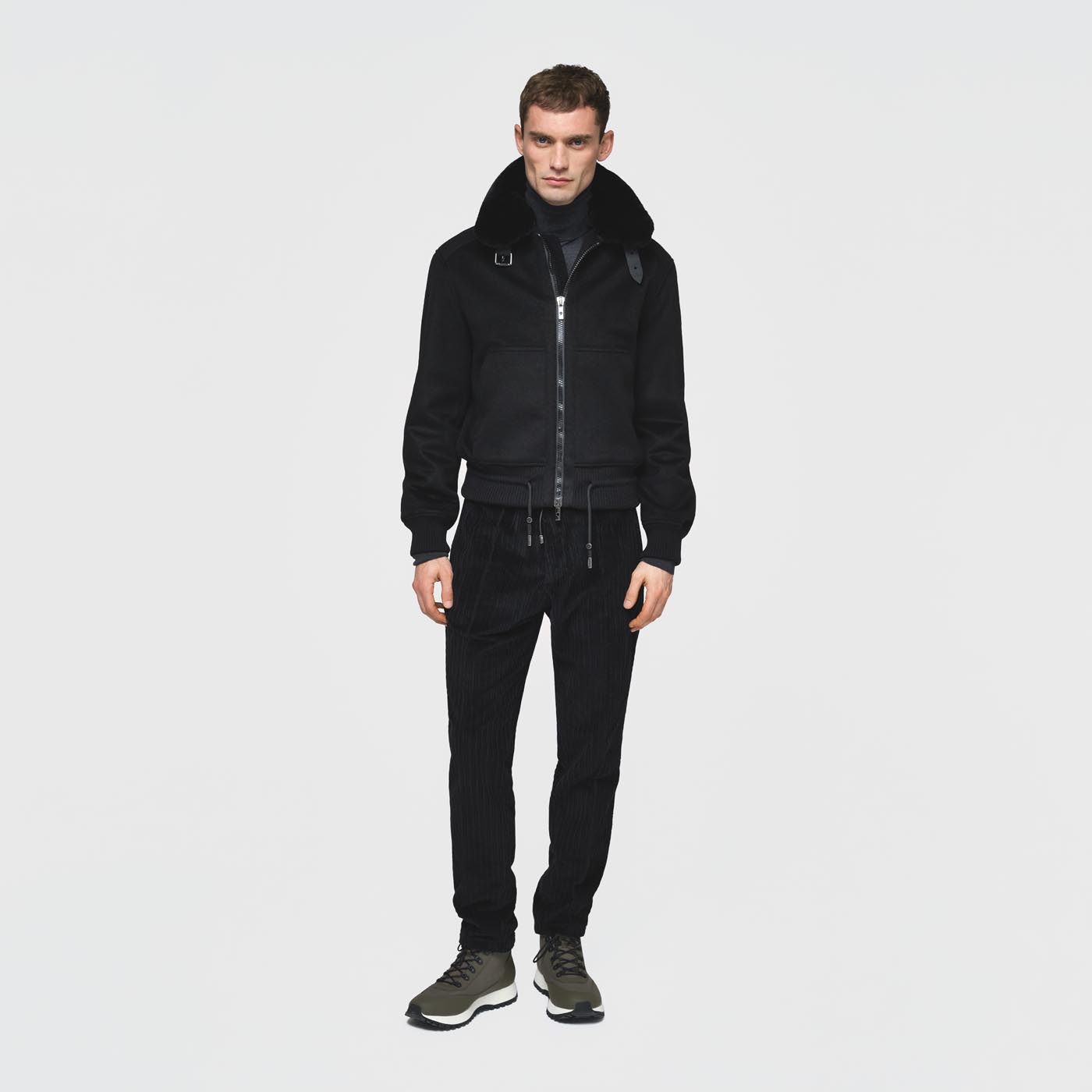 Ogier Lima Cashmere Bomber Black , Model