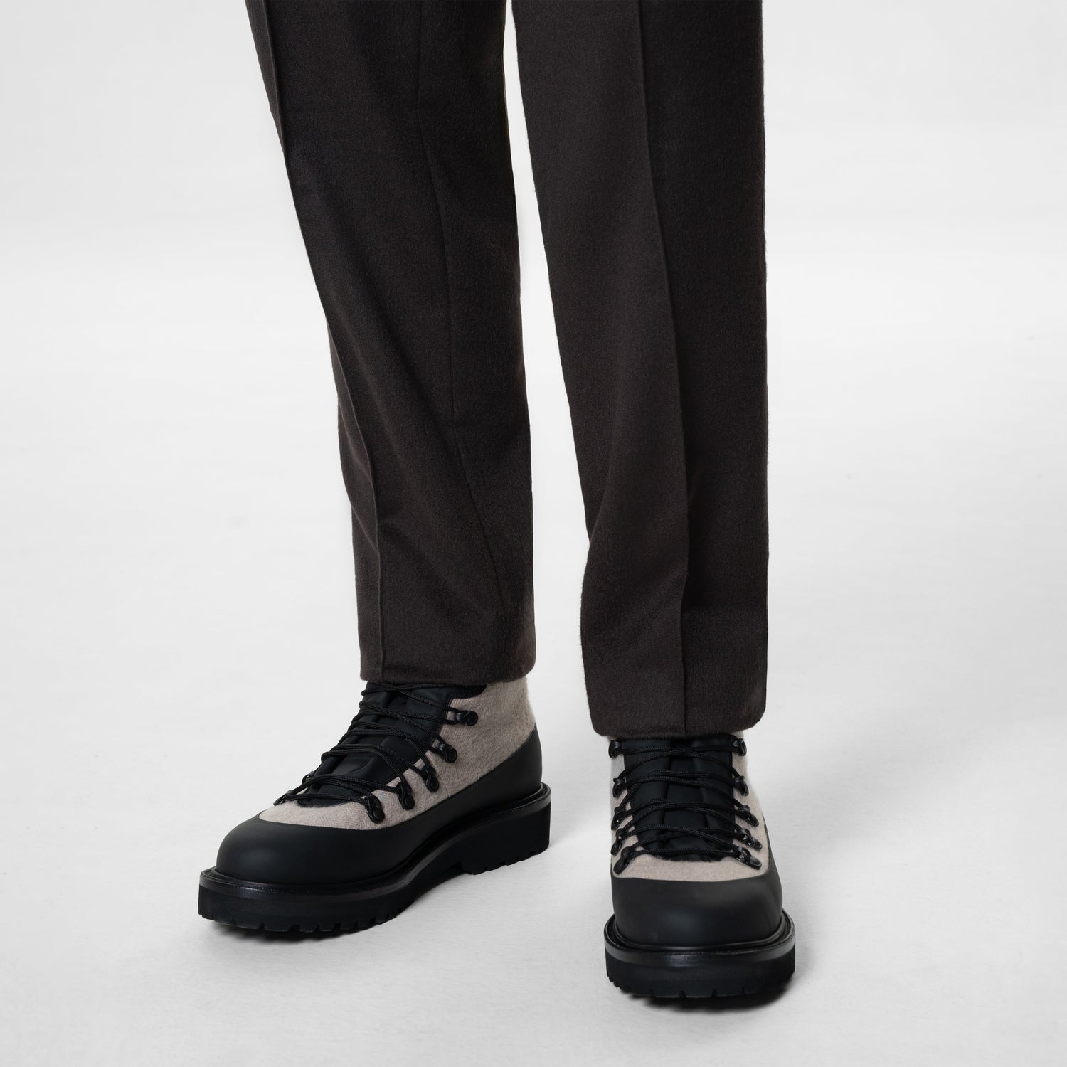 Manhattan Boots in Cashmere &amp; Calfskin leather, beige Model