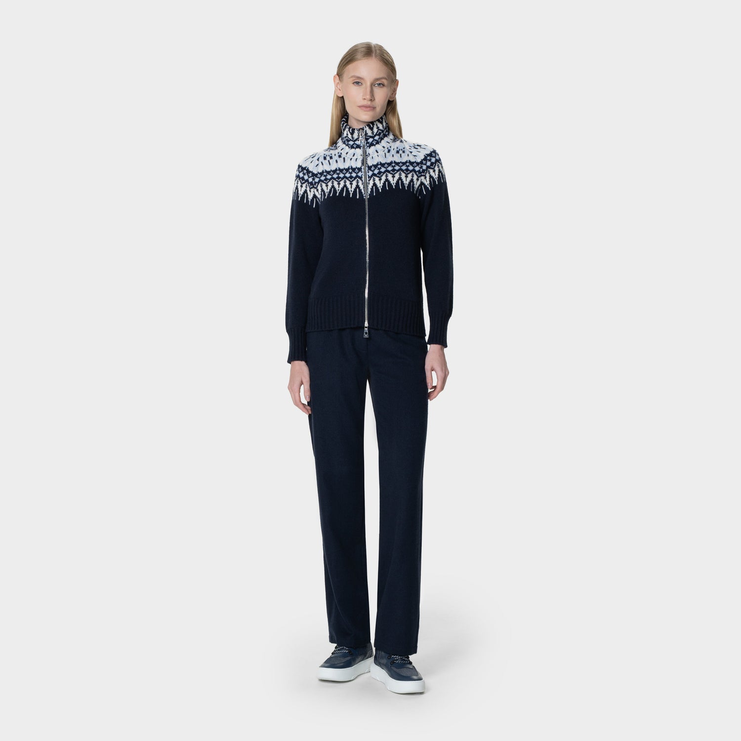 Ogier Vrony Sweater Cashmere , Navy, Model