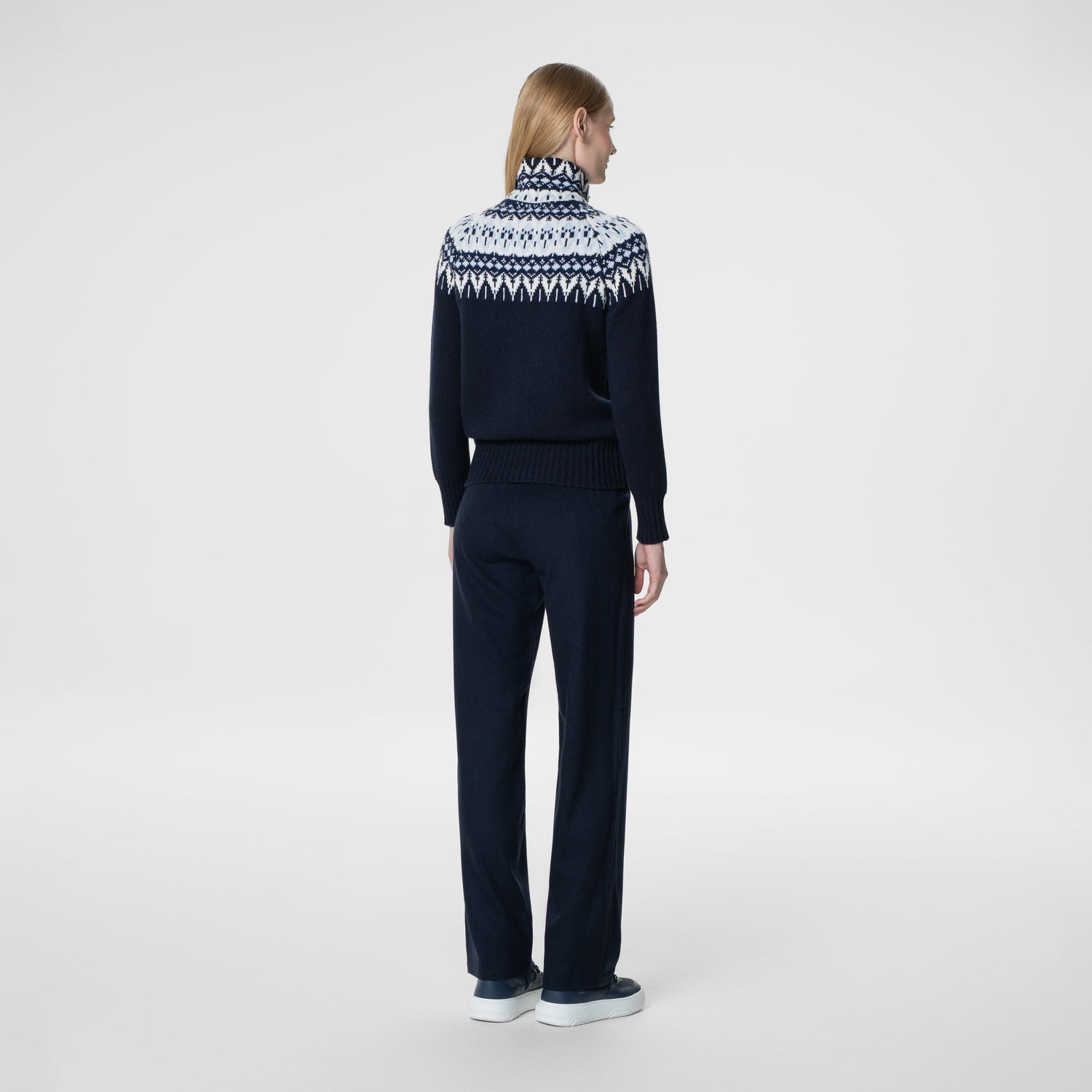 Ogier Vrony Sweater Cashmere , Navy, Model Back