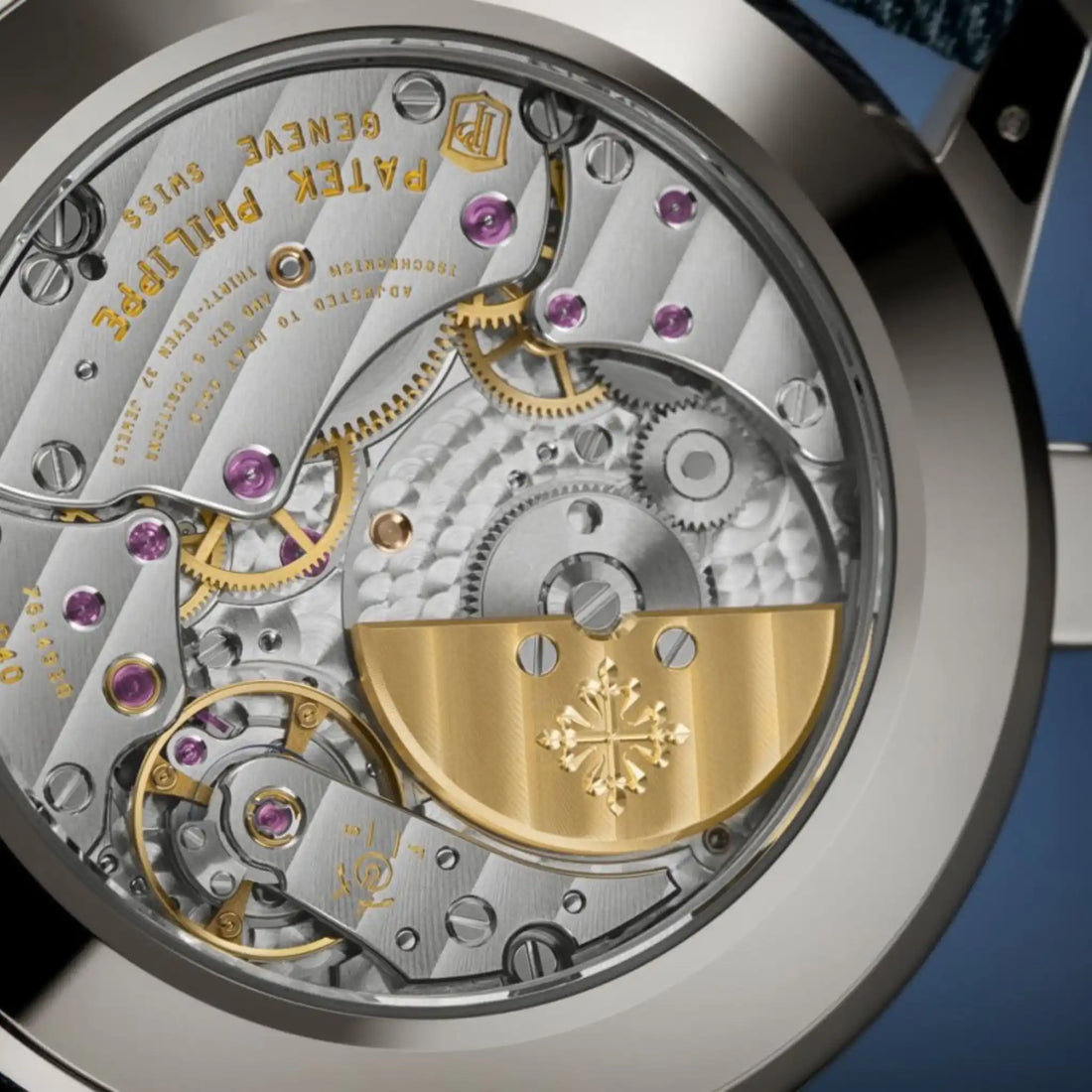 Patek Philippe 5330G-001 ساعة بتوقيت عالمي مع التاريخ، من الخلف