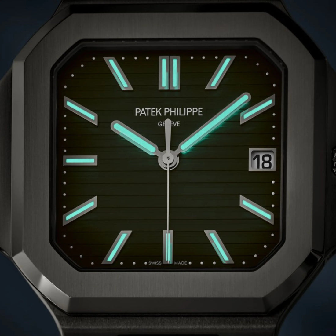Patek Philippe 5821/1A -001 Cubitus تعبئة أوتوماتيكية، من الأمام، مضيء