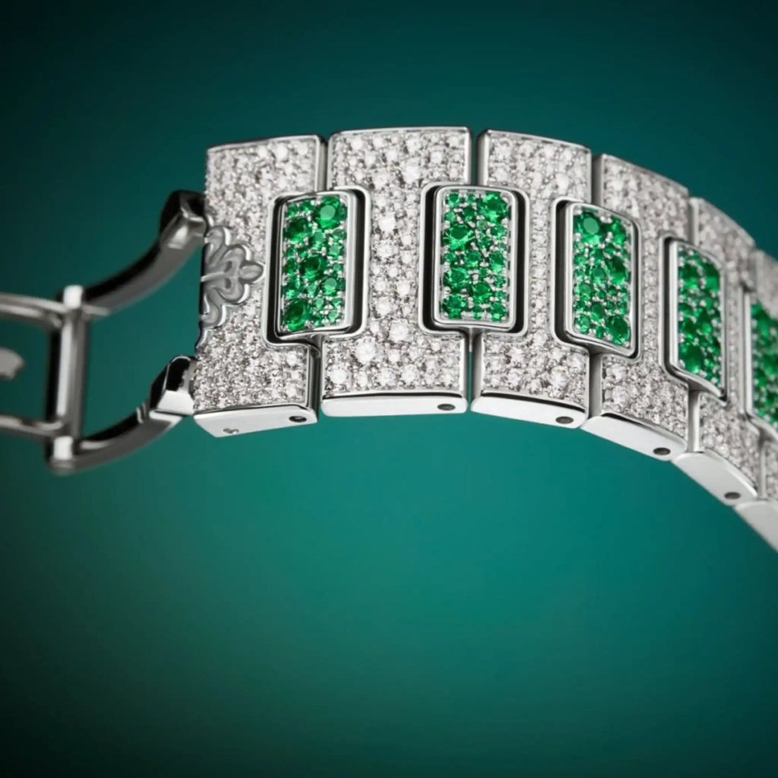 Patek Philippe 7118/1453G - نوتيلوس عالية المجوهرات، لقطة قريبة