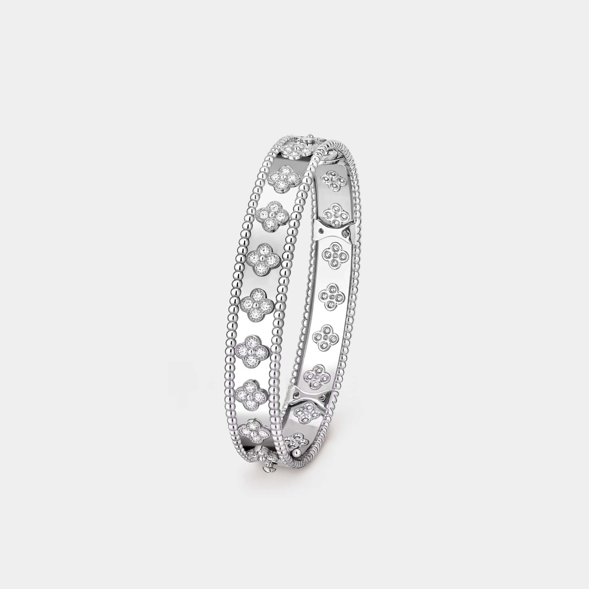 Perlée Clovers Bracelet Medium Model White Gold Diamond, Front