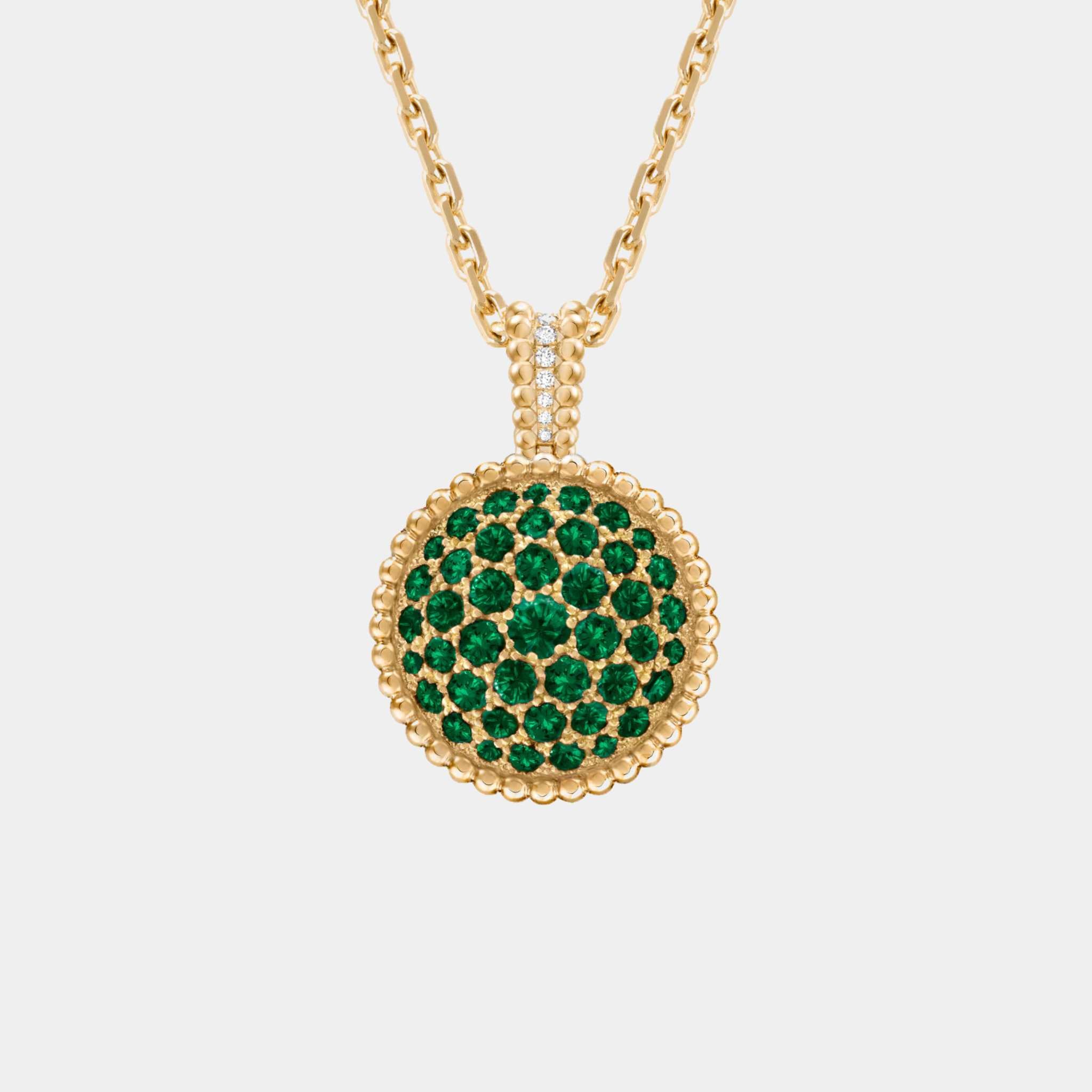 Perlée Secret Pendant Watch yellow Gold Diamond Emerald With Pearl, Front, Closed