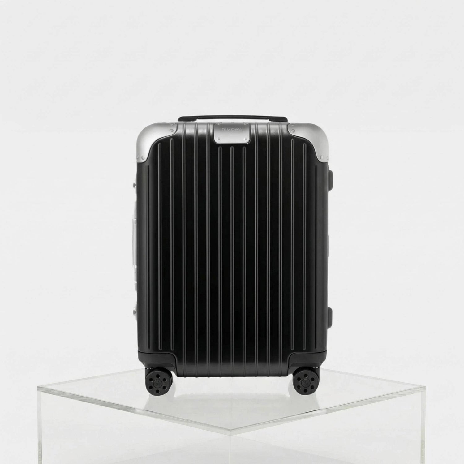 Rimowa Cabin Hybrid Matte Black, Front, Studio