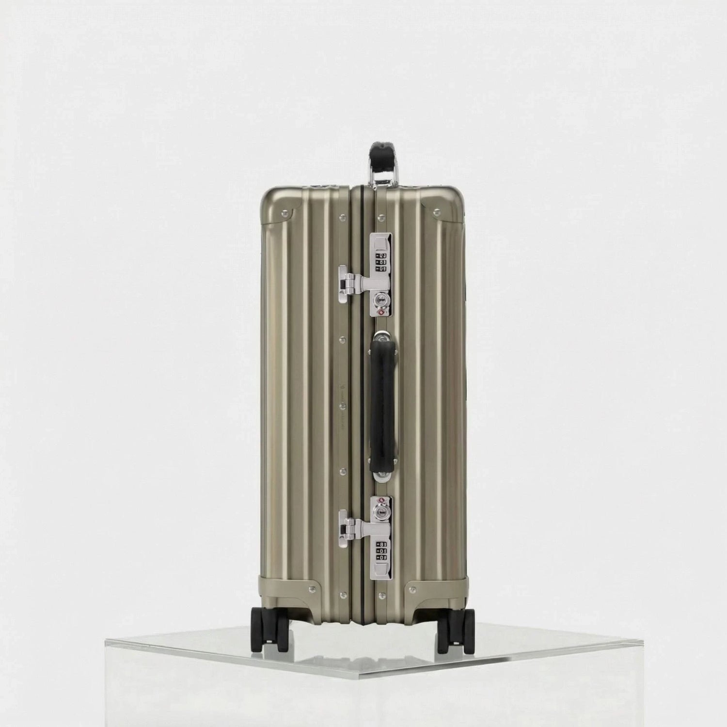 Rimowa Classic Cabin, Titanium, Side