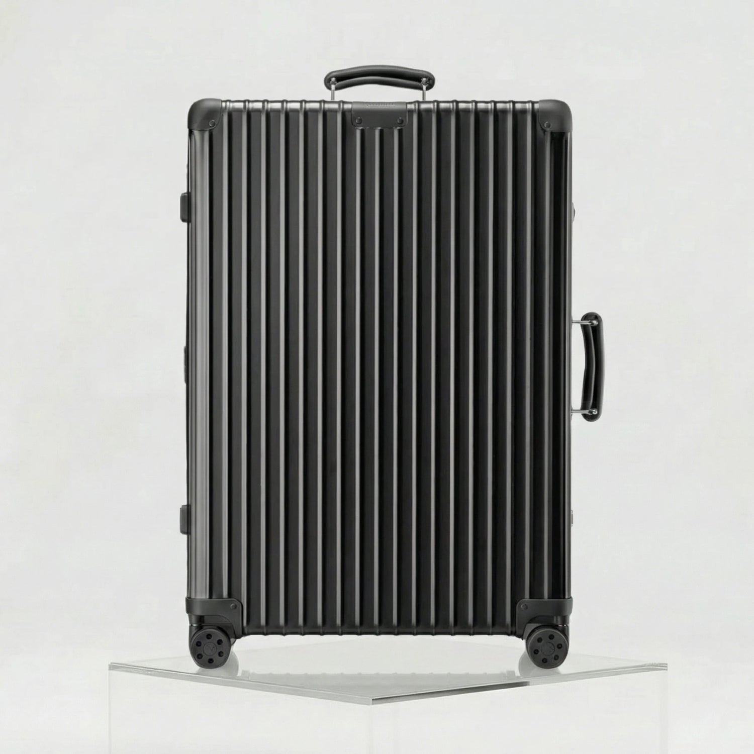 Rimowa Classic Check In L, Black, Front