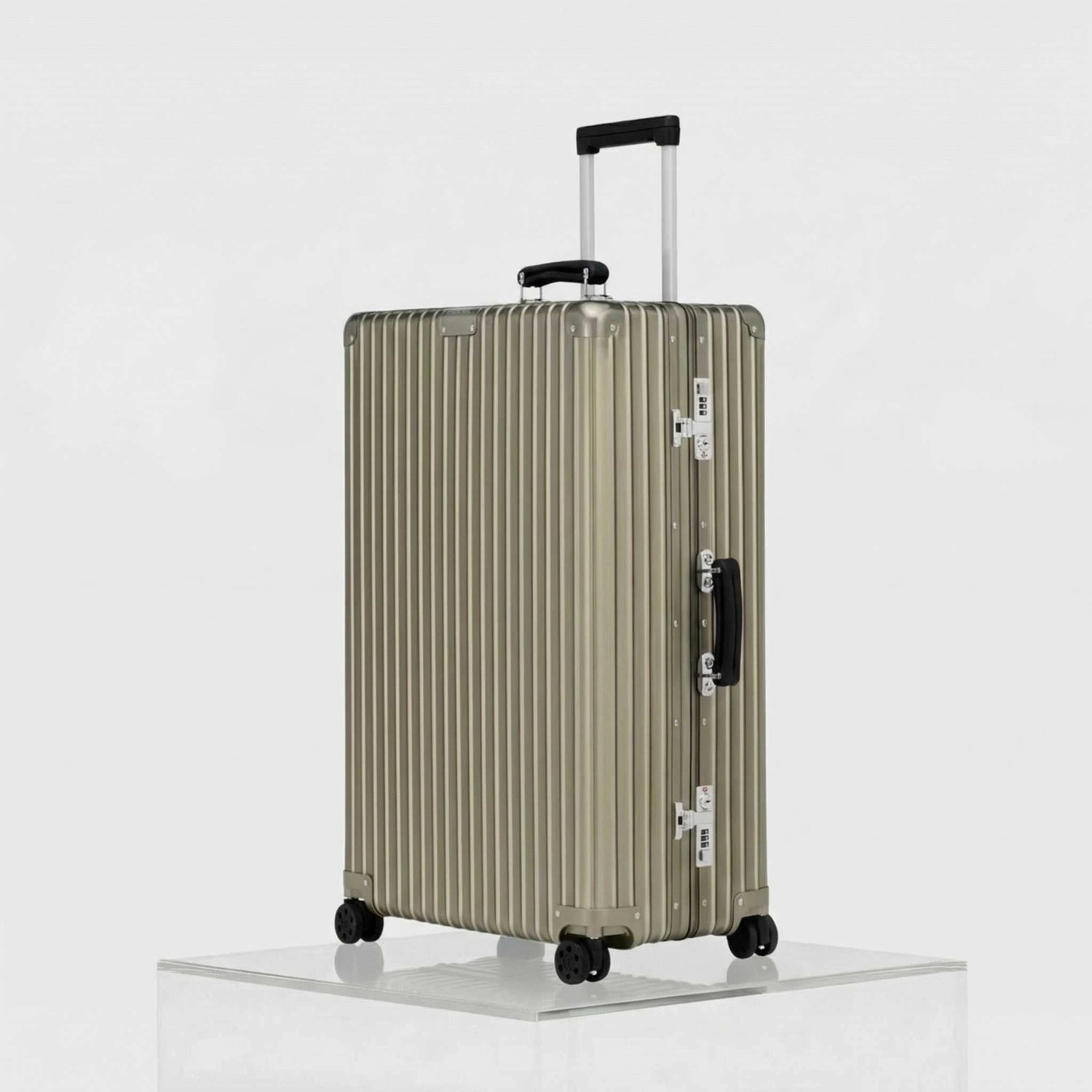 Rimowa Classic Check In L, Titanium, Side