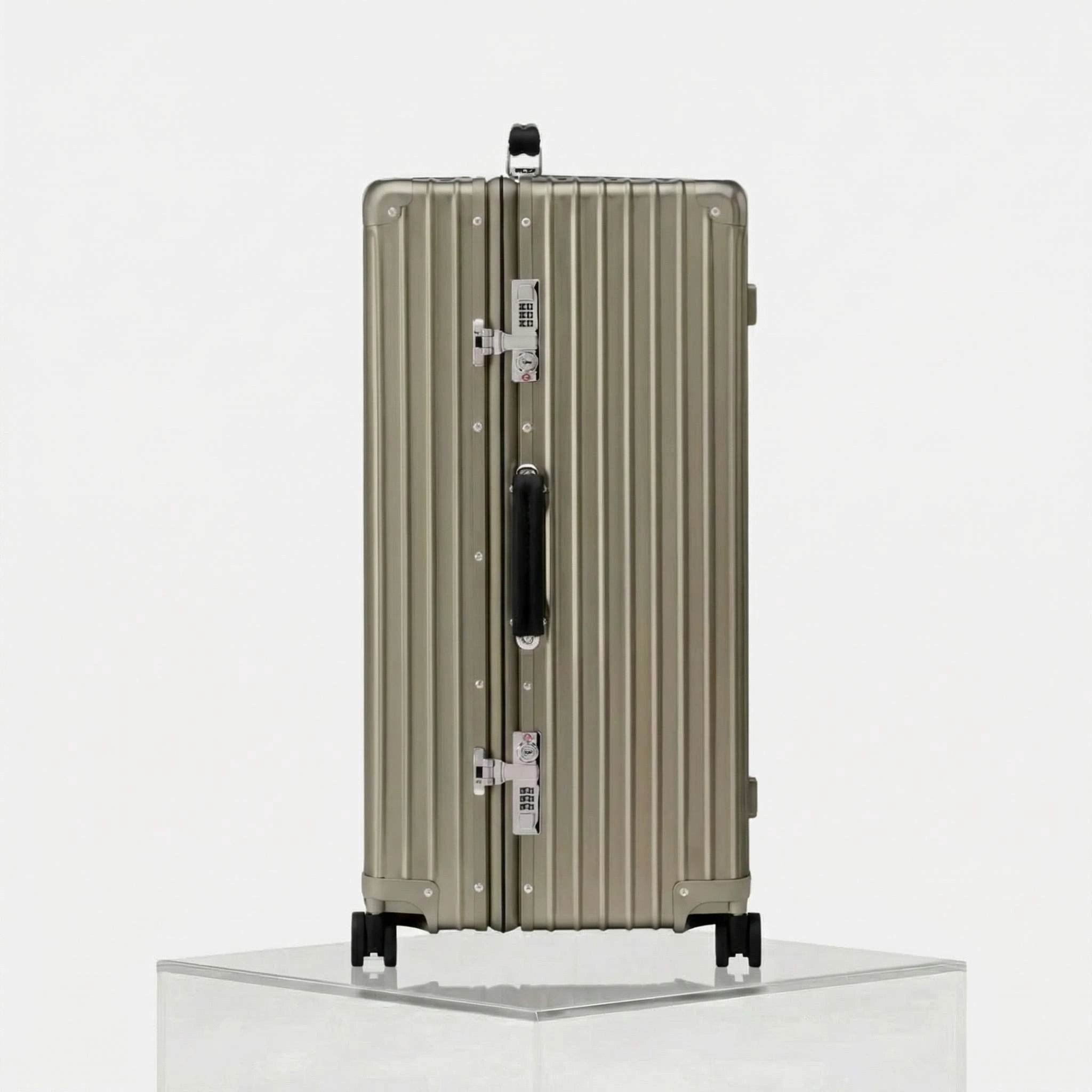 Rimowa Classic Trunk, Titanium, Side