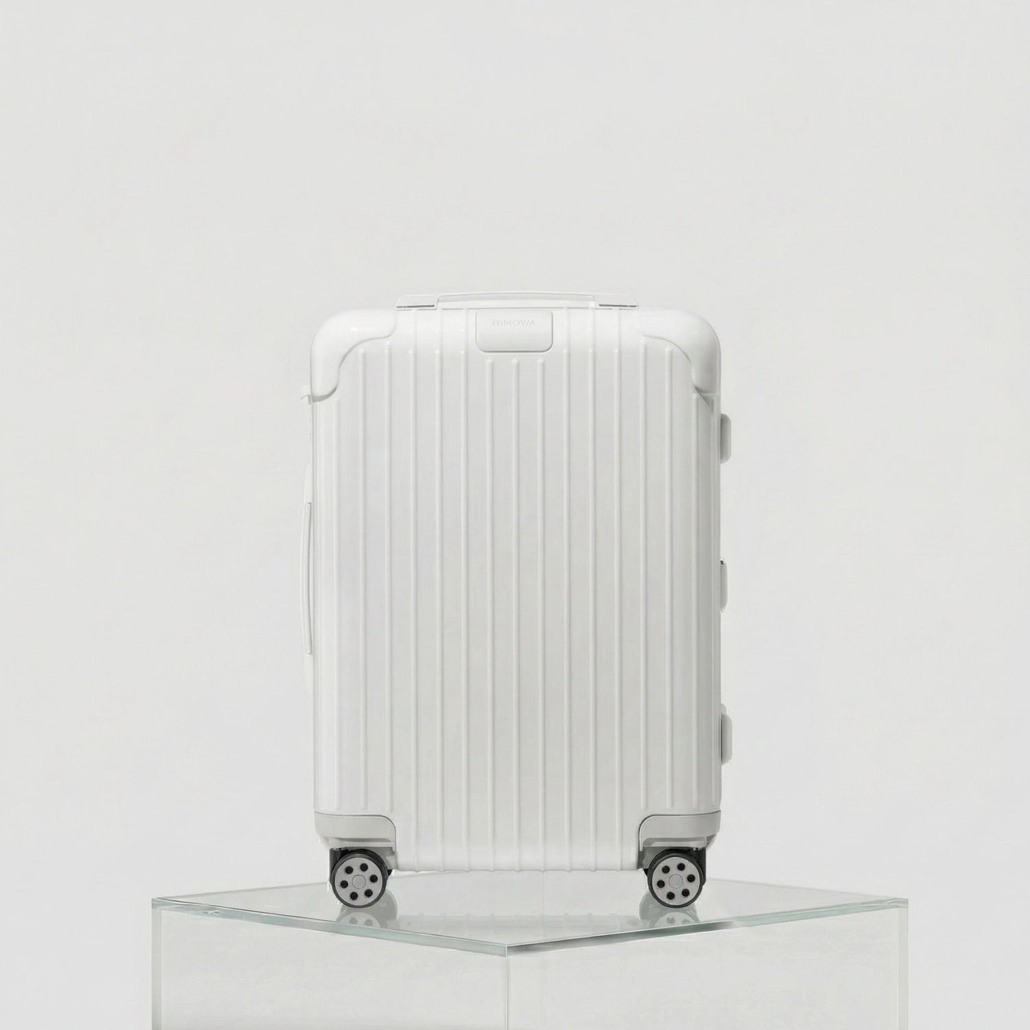 Rimowa Essential Cabin S, Gloss White, Front, Studio