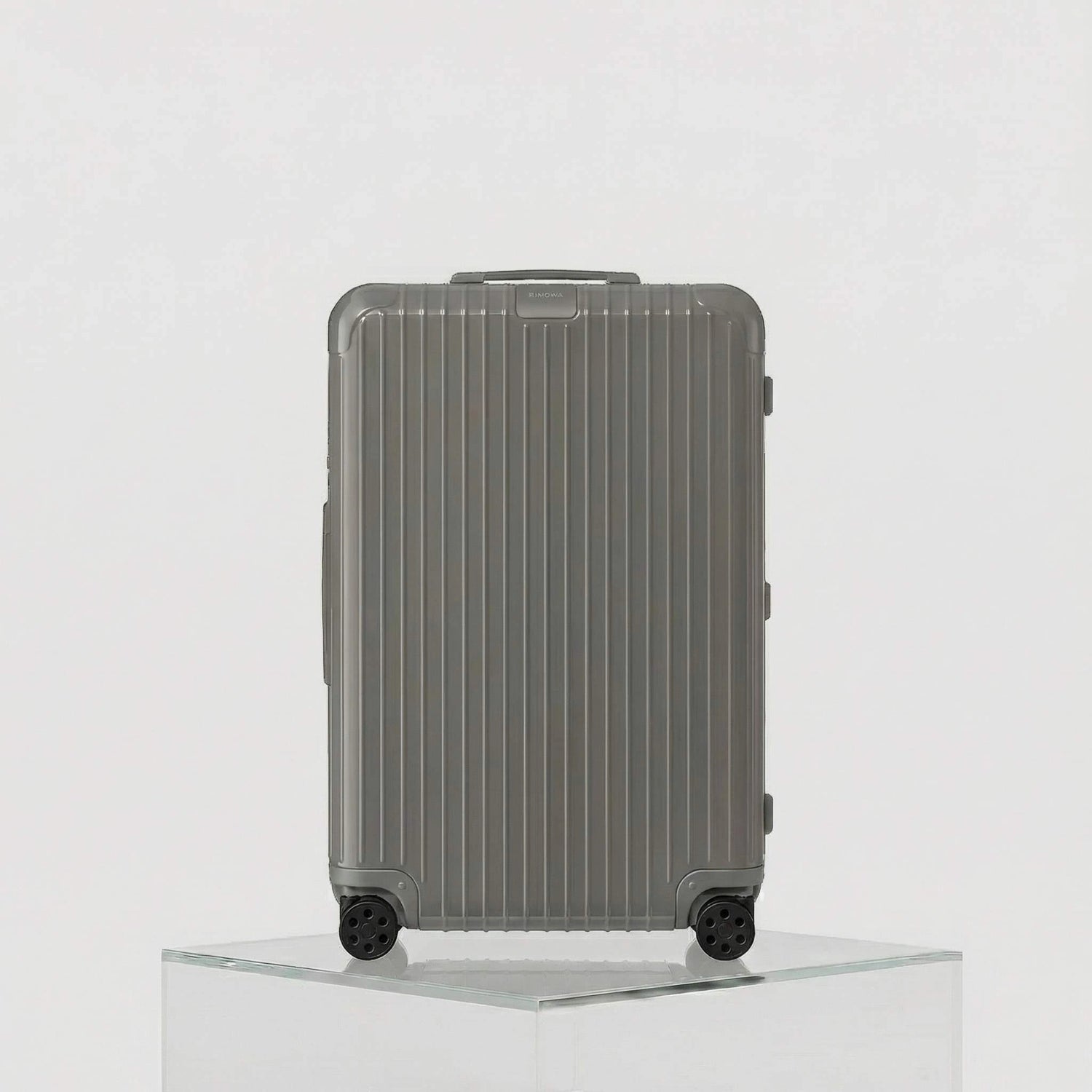 Rimowa Essential Check In L, Gloss White, Studio, Front