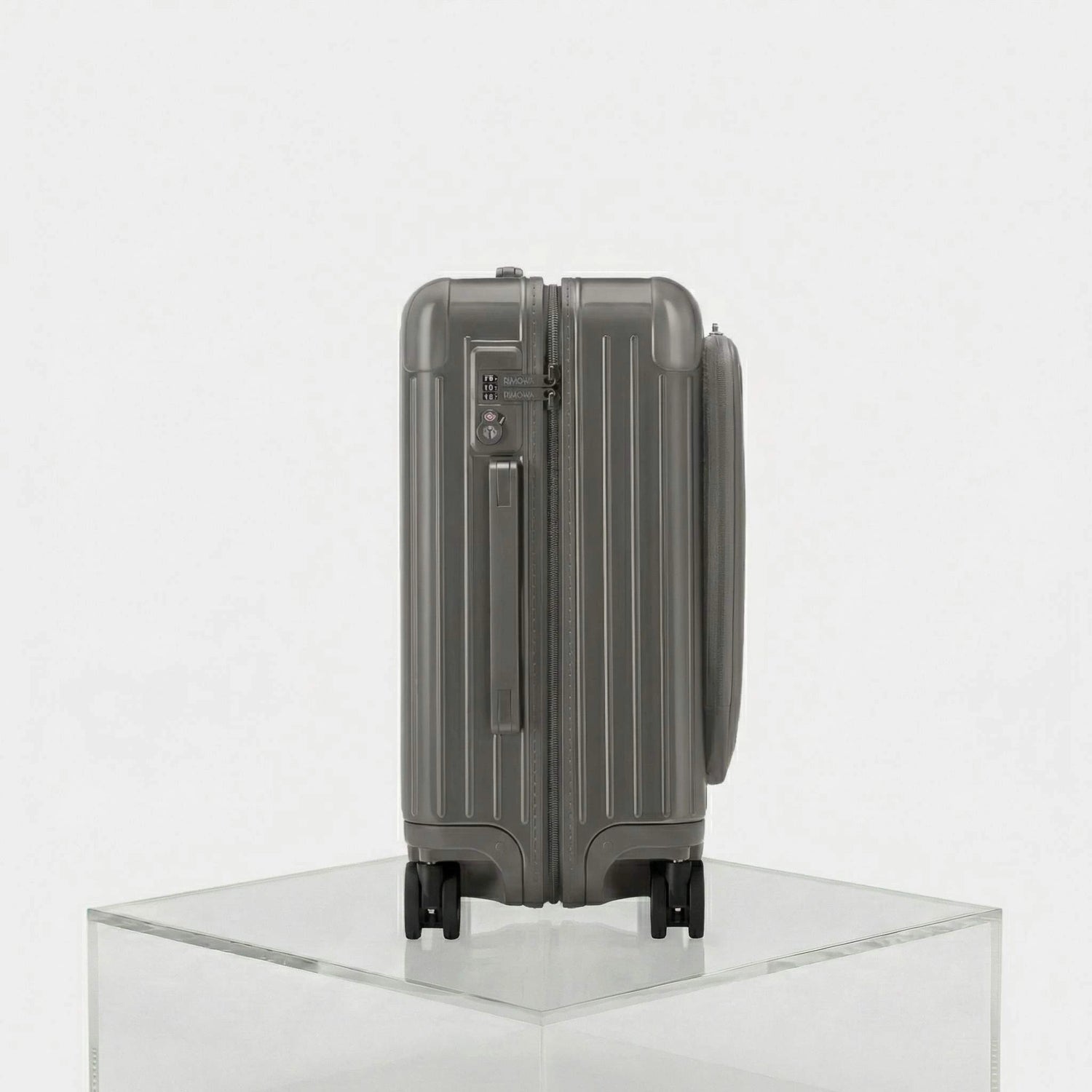 Rimowa Essential Sleeve Cabin Plus, Grey, Handle side