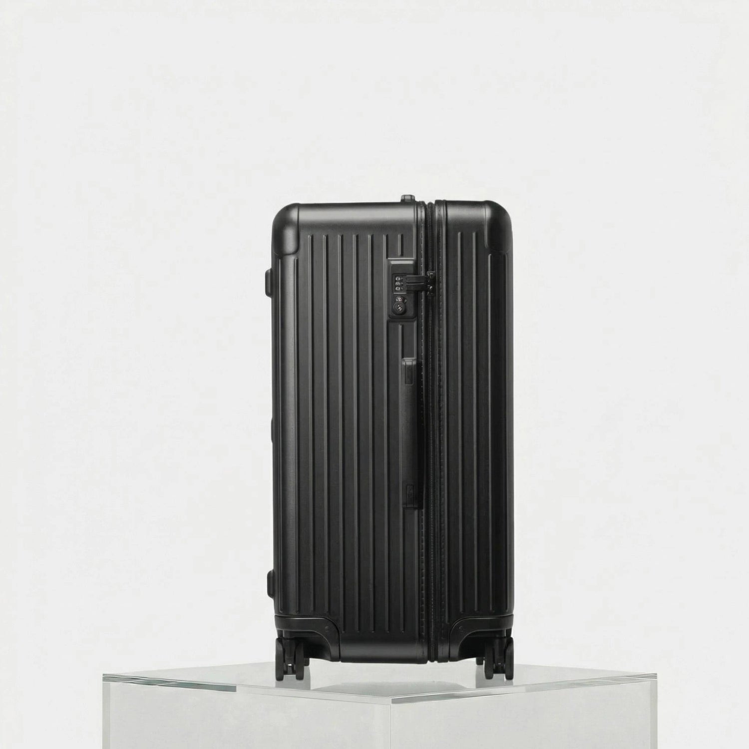 Rimowa Essential Trunk, Black, Studio, Side