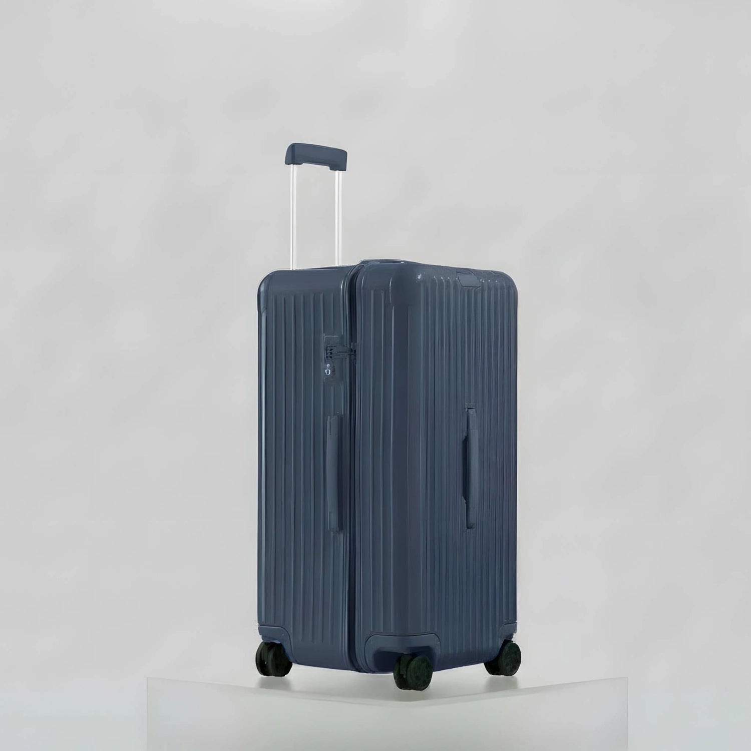 حقيبة Essential Trunk Plus