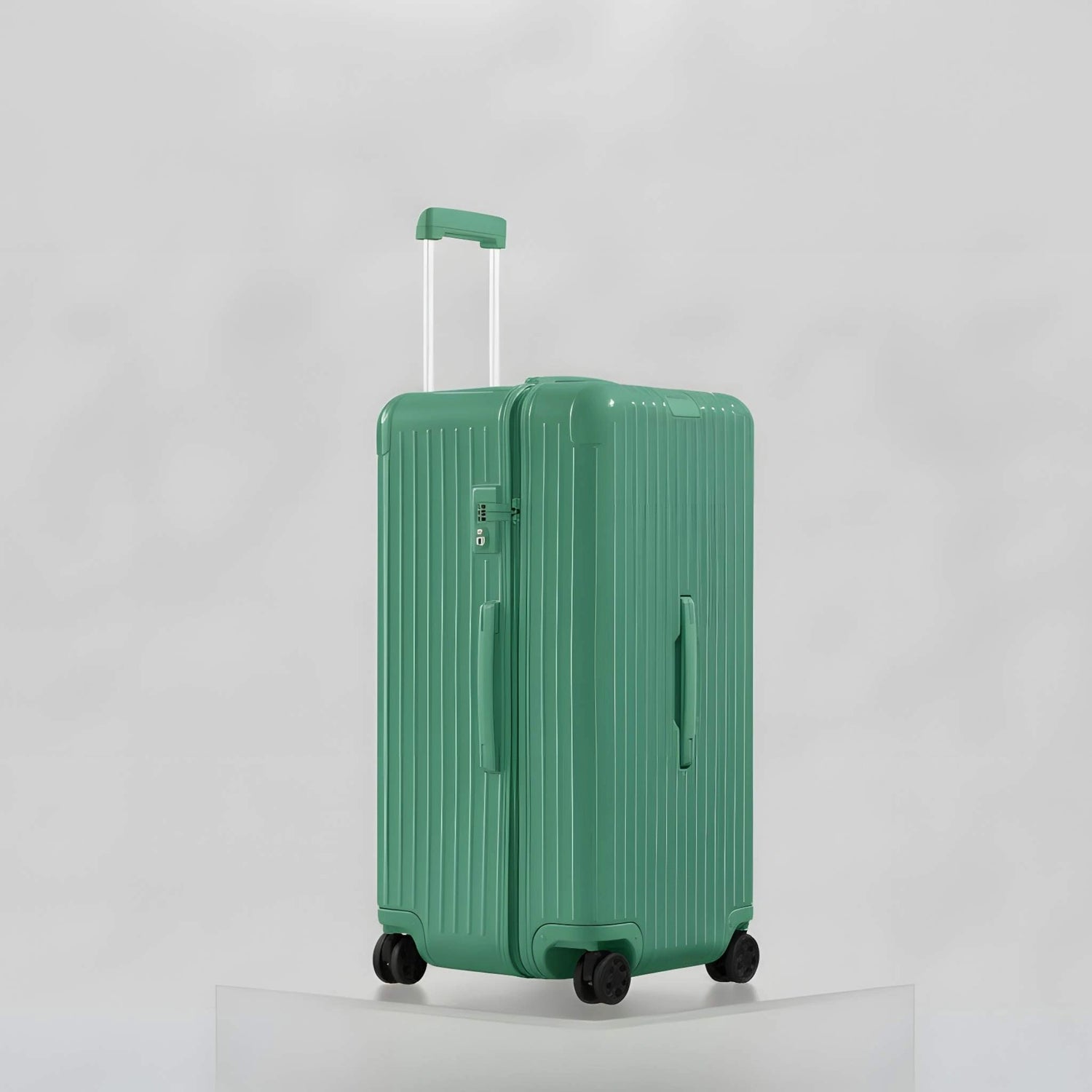 حقيبة Essential Trunk Plus