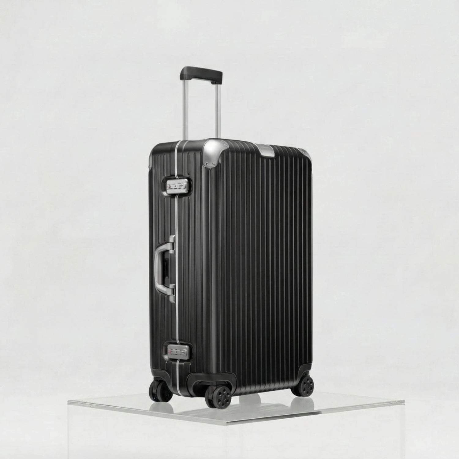 Rimowa Hybrid Check In L, Black, Full