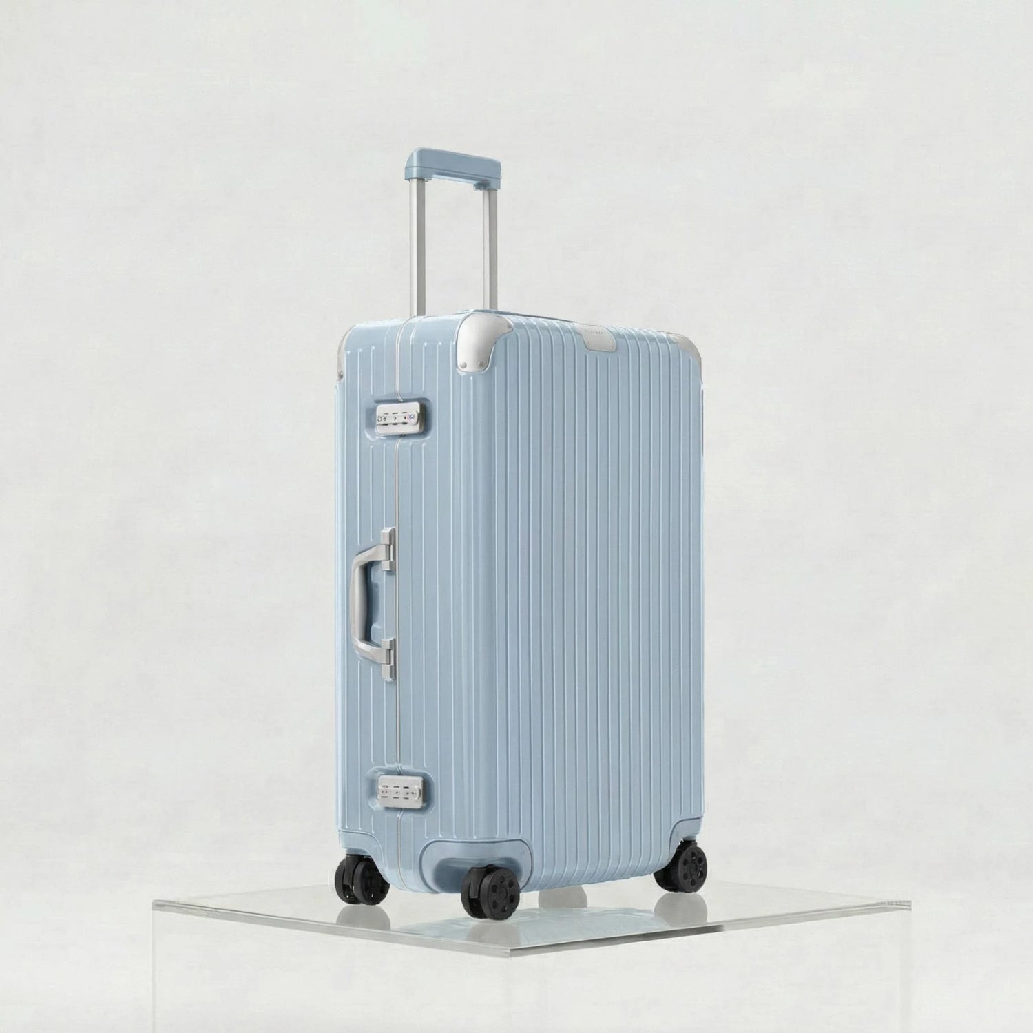 Rimowa Hybrid Check In L , Gloss Sky Blue, Side