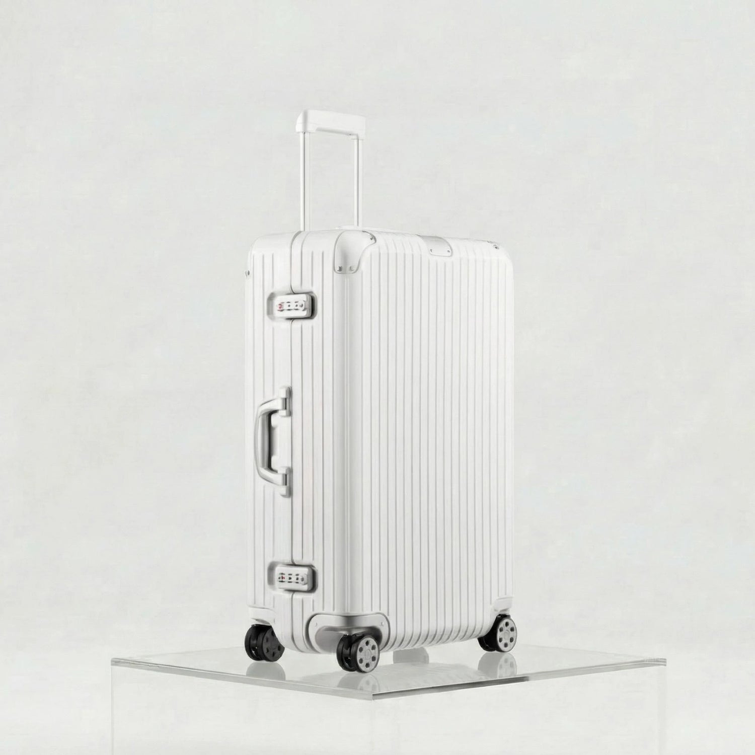 Rimowa Hybrid Check In L, White, Full