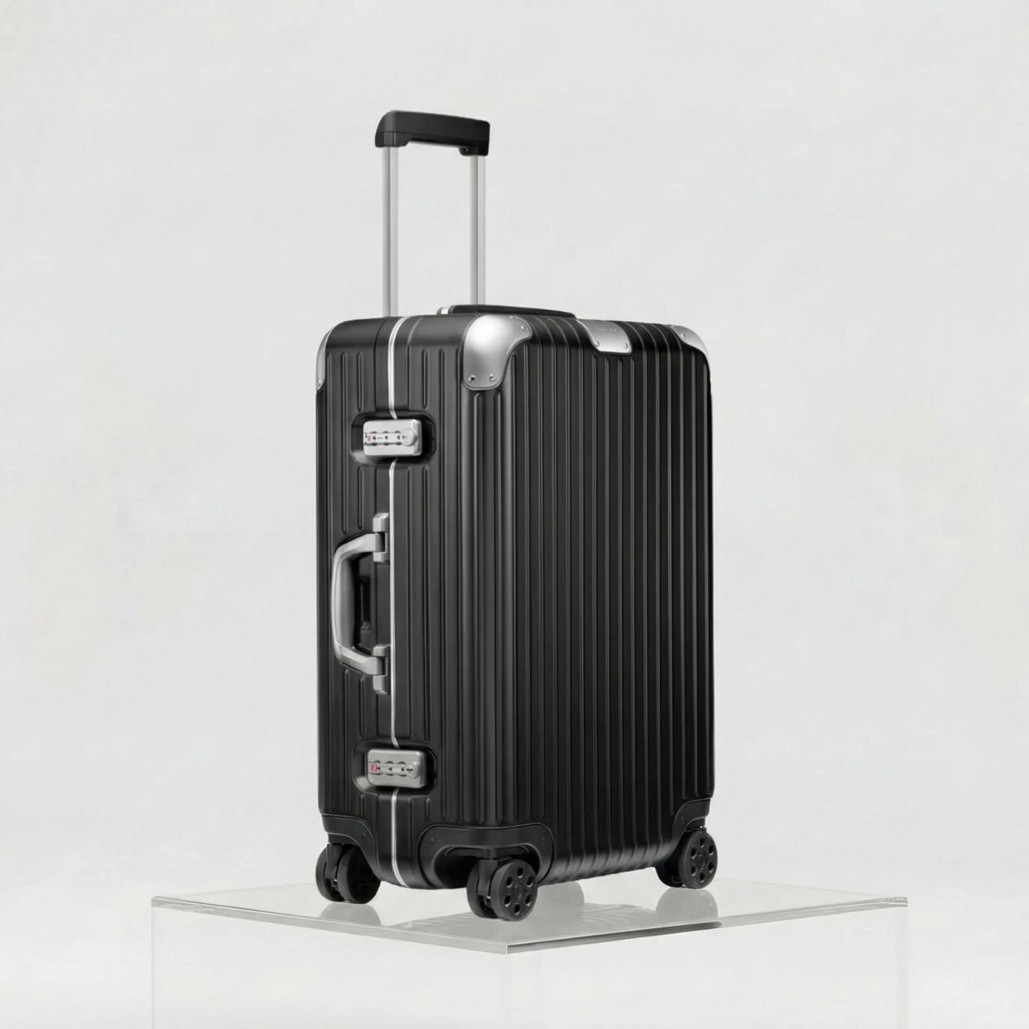 Rimowa Hybrid Check In M, Black, Side